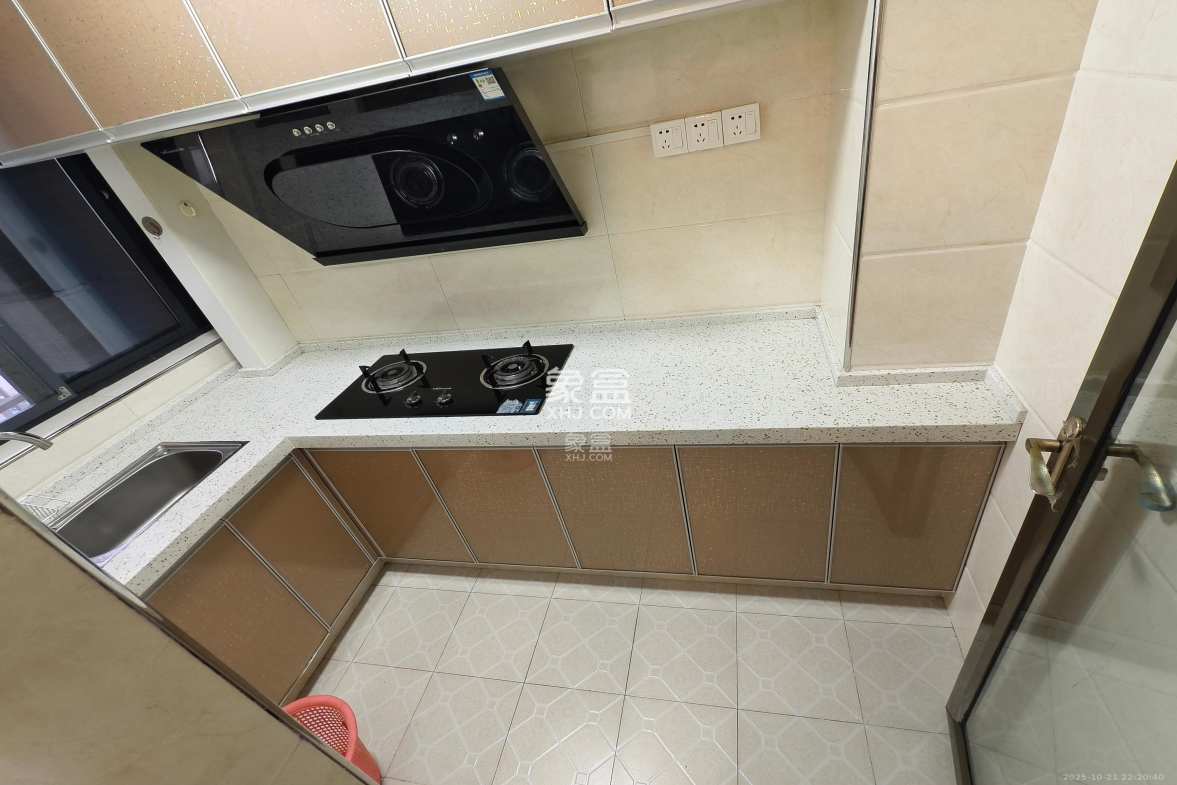 圭塘三小区 1室1厅1卫 1700.0元/月 圭塘三小区 1室1厅1卫 1700.0元/月室内图