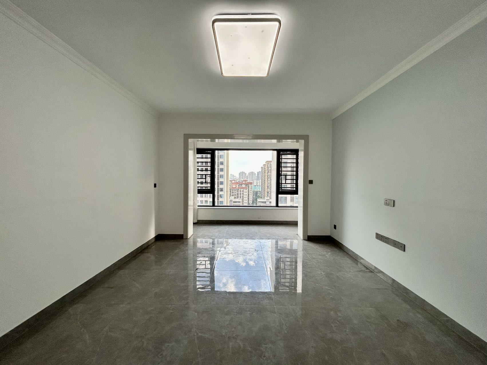 金城新天地  3室2厅1卫    3700.0元/月