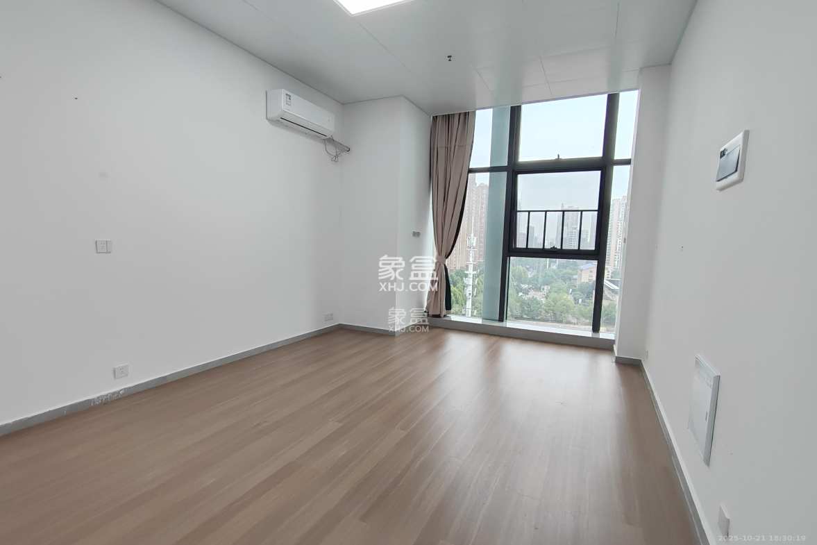 广大商务大厦  1室1厅1卫    1800.0元/月 广大商务大厦  1室1厅1卫    1800.0元/月室内图