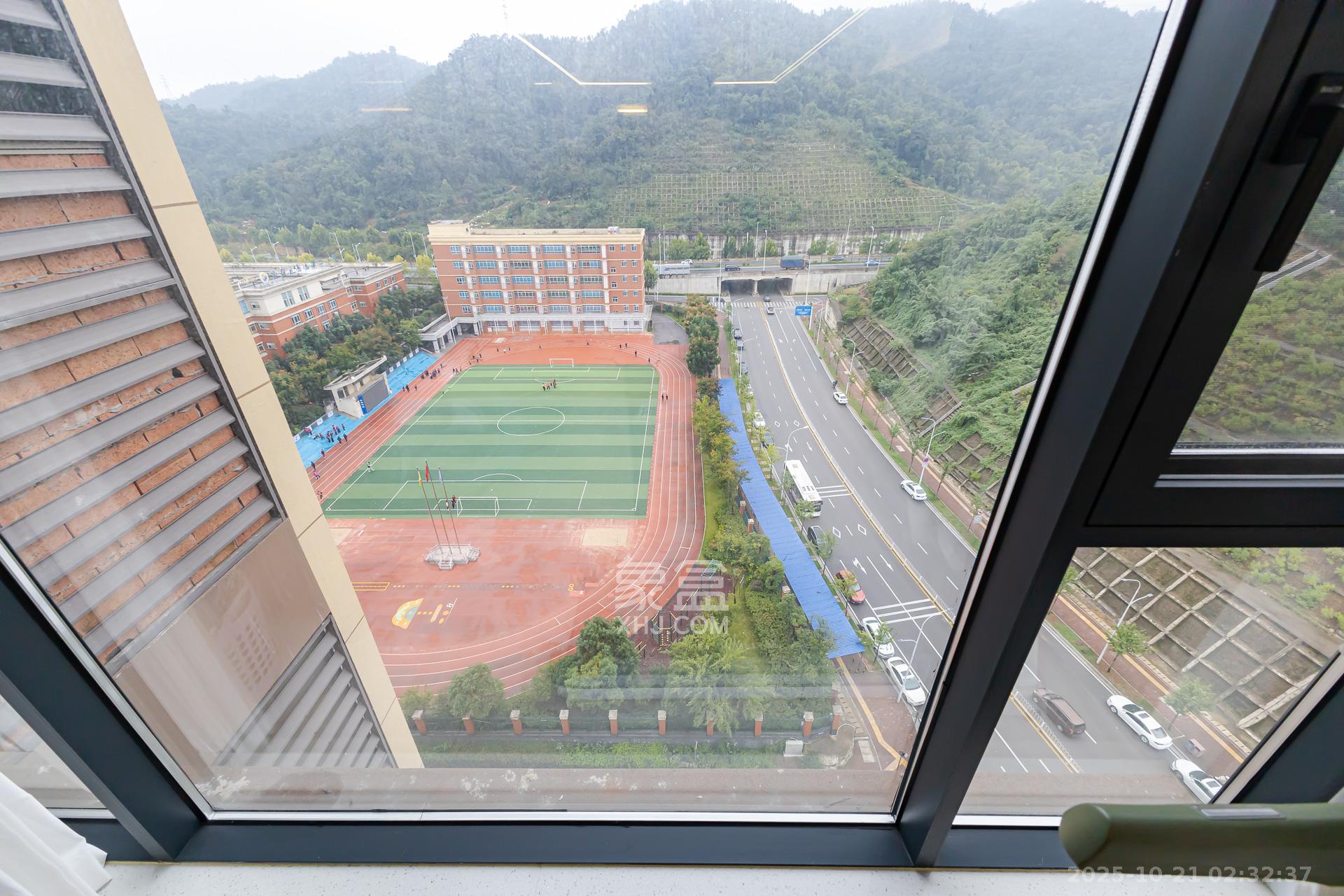 龙湖璟宸原著（龙湖紫宸）  4室2厅2卫    118.0万阳台