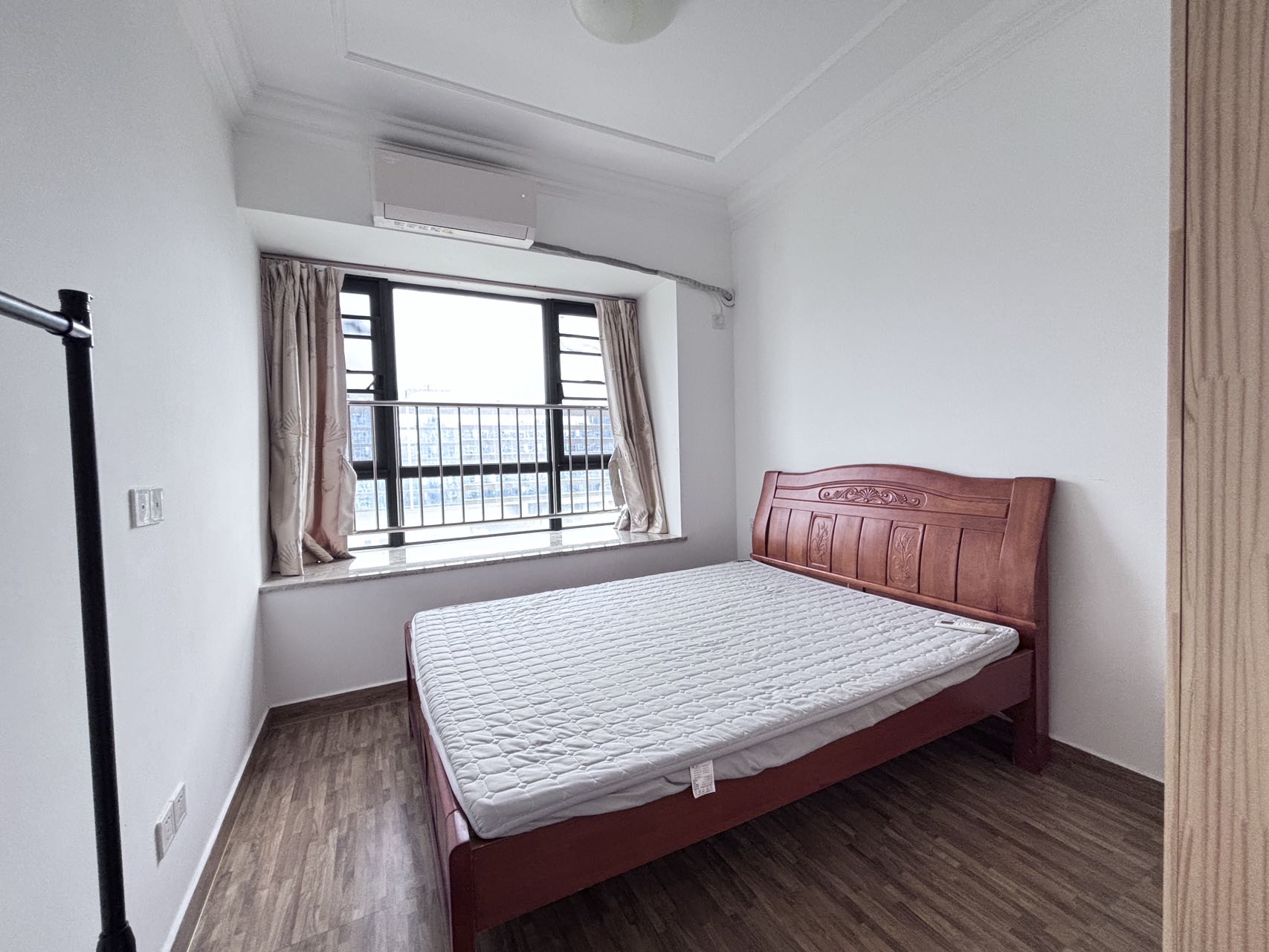 伊泰天骄三期  2室1厅1卫    1600.0元/月 伊泰天骄三期  2室1厅1卫    1600.0元/月室内图