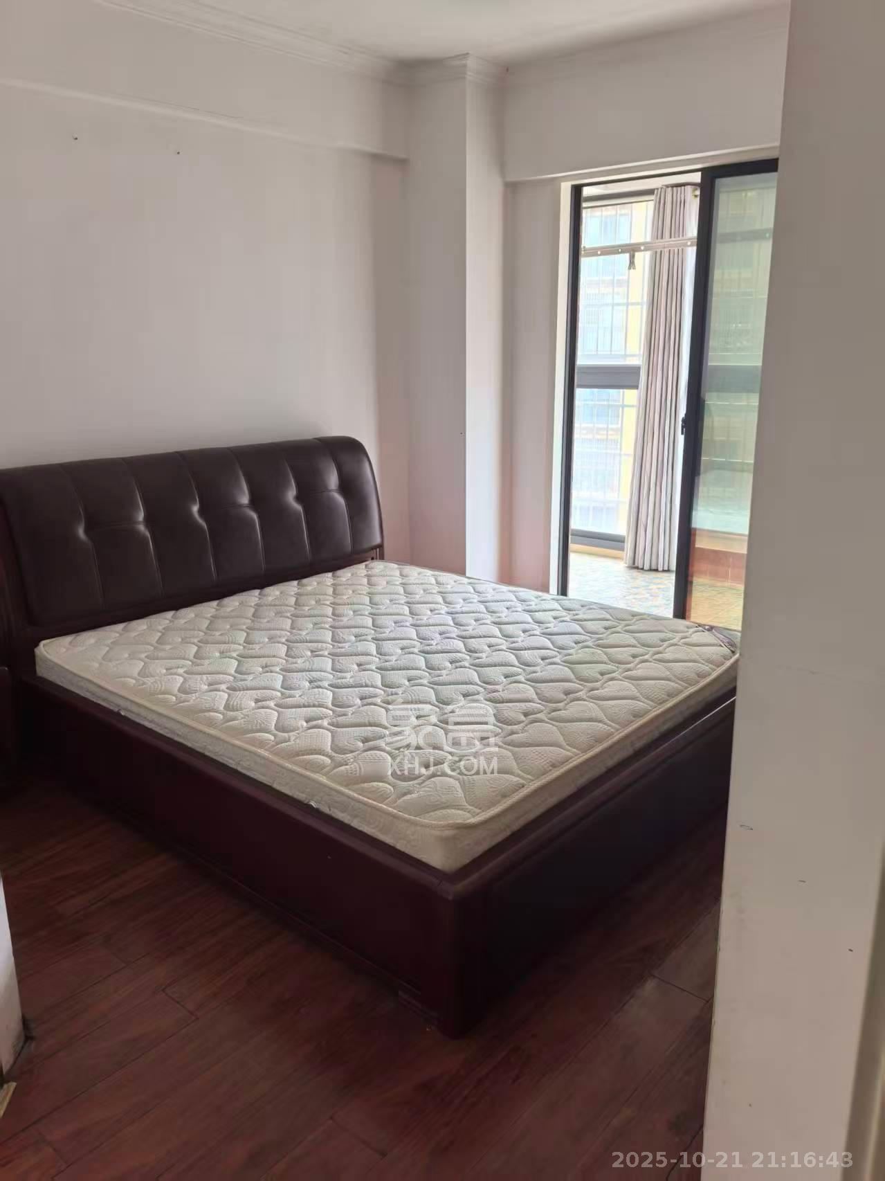 水岸天际（一期、二期）  3室2厅2卫    2200.0元/月室内图