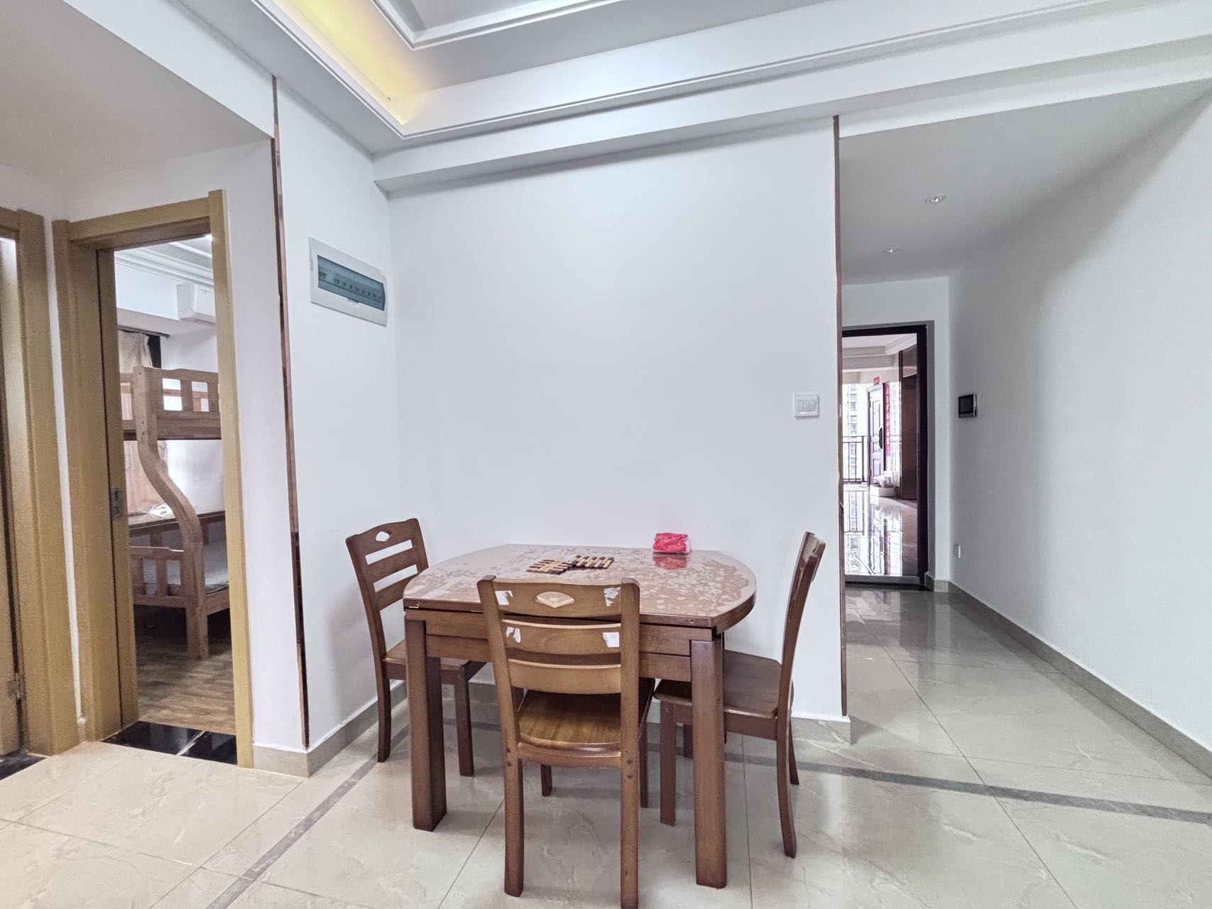 伊泰天骄三期  2室1厅1卫    1600.0元/月 伊泰天骄三期  2室1厅1卫    1600.0元/月室内图