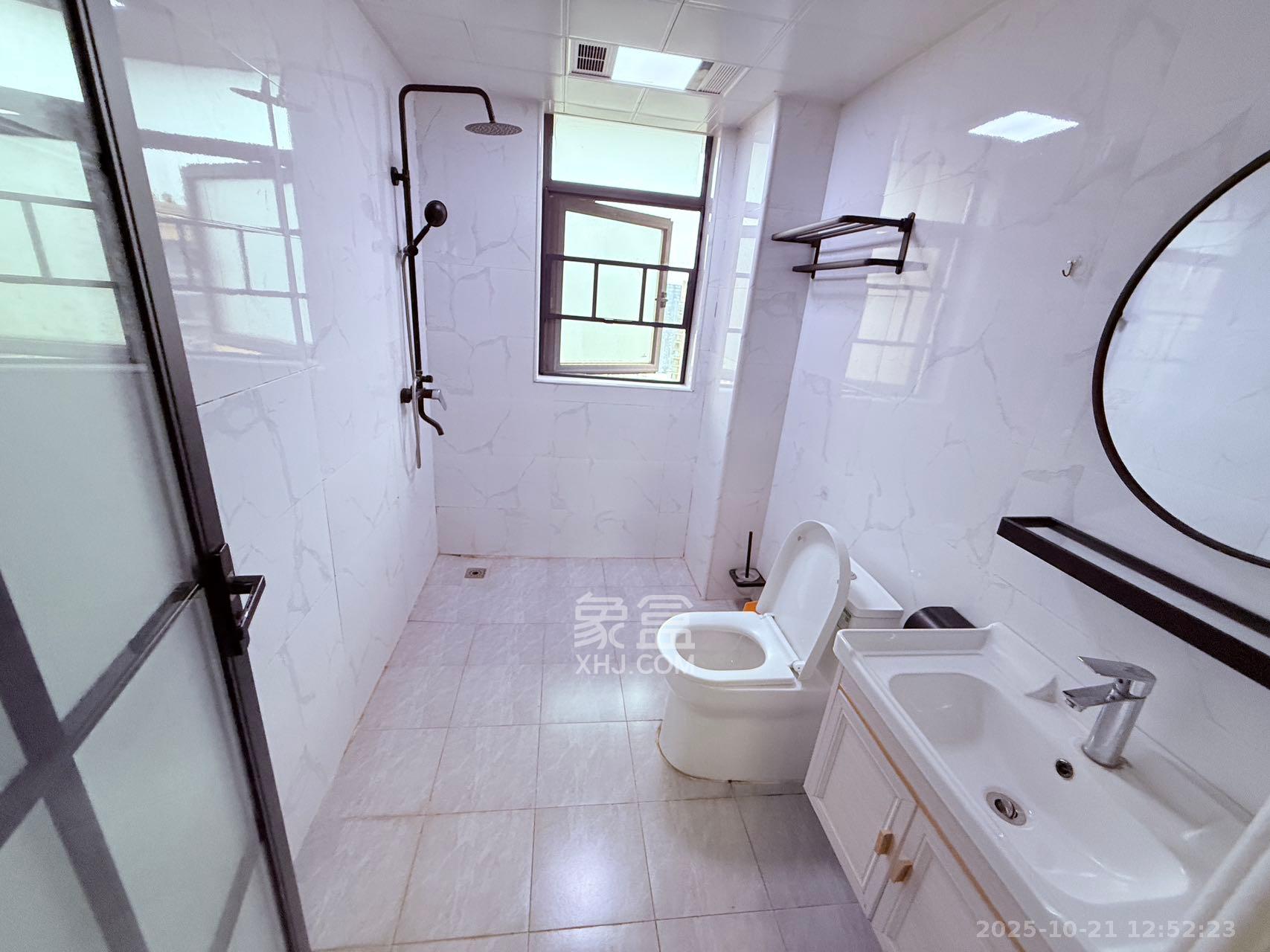 天健城  4室2厅2卫    4500.0元/月 天健城  4室2厅2卫    4500.0元/月室内图