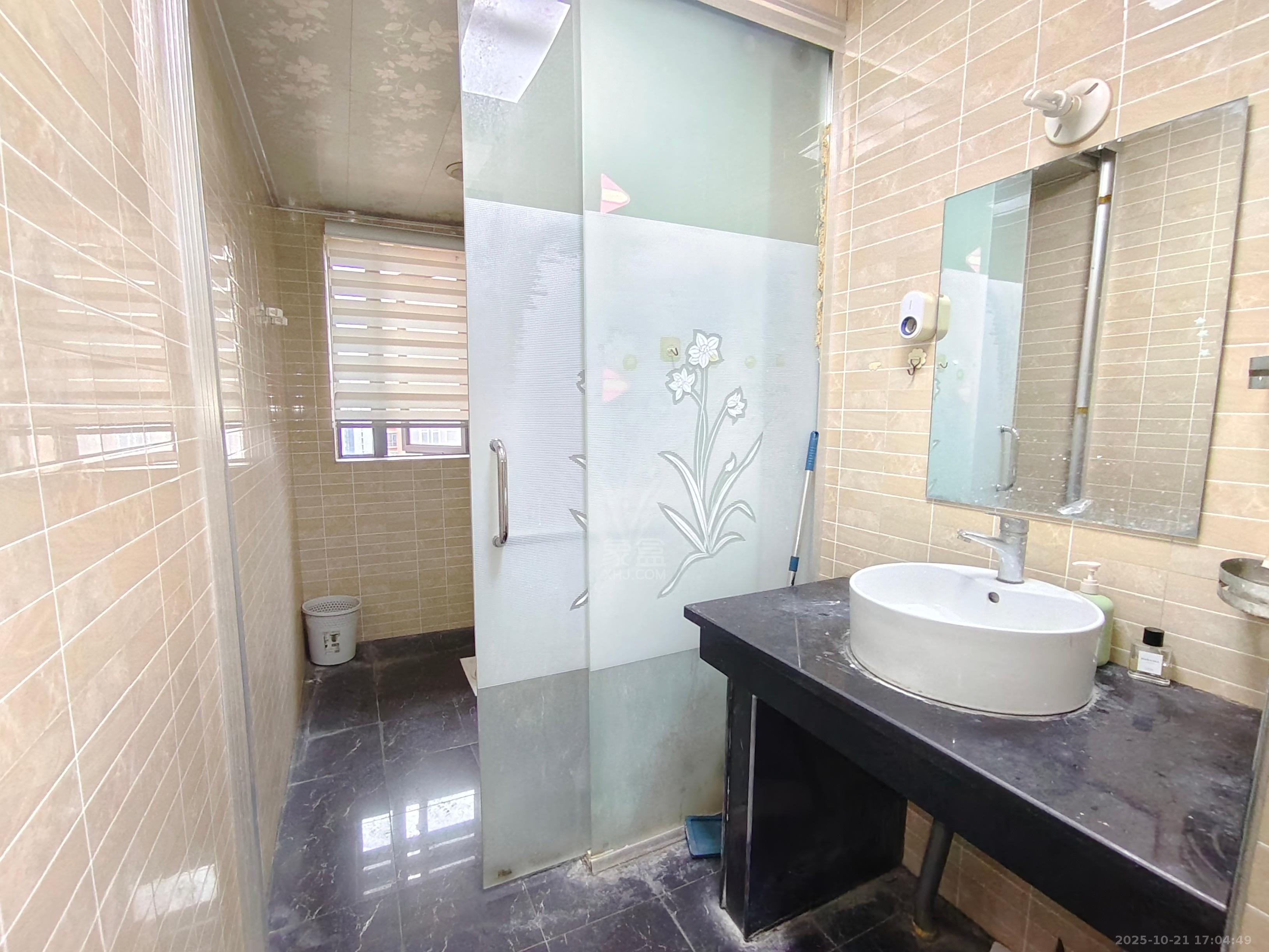 流金岁月-华晨国际 3室2厅1卫 1700.0元/月 流金岁月-华晨国际 3室2厅1卫 1700.0元/月室内图