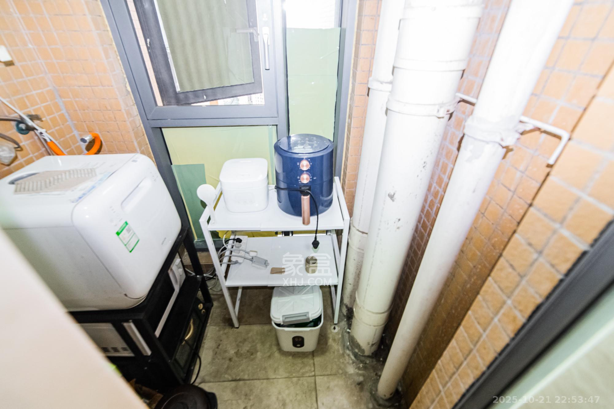 珠江郦城薰衣道  3室2厅1卫    86.0万 珠江郦城薰衣道  3室2厅1卫    86.0万阳台