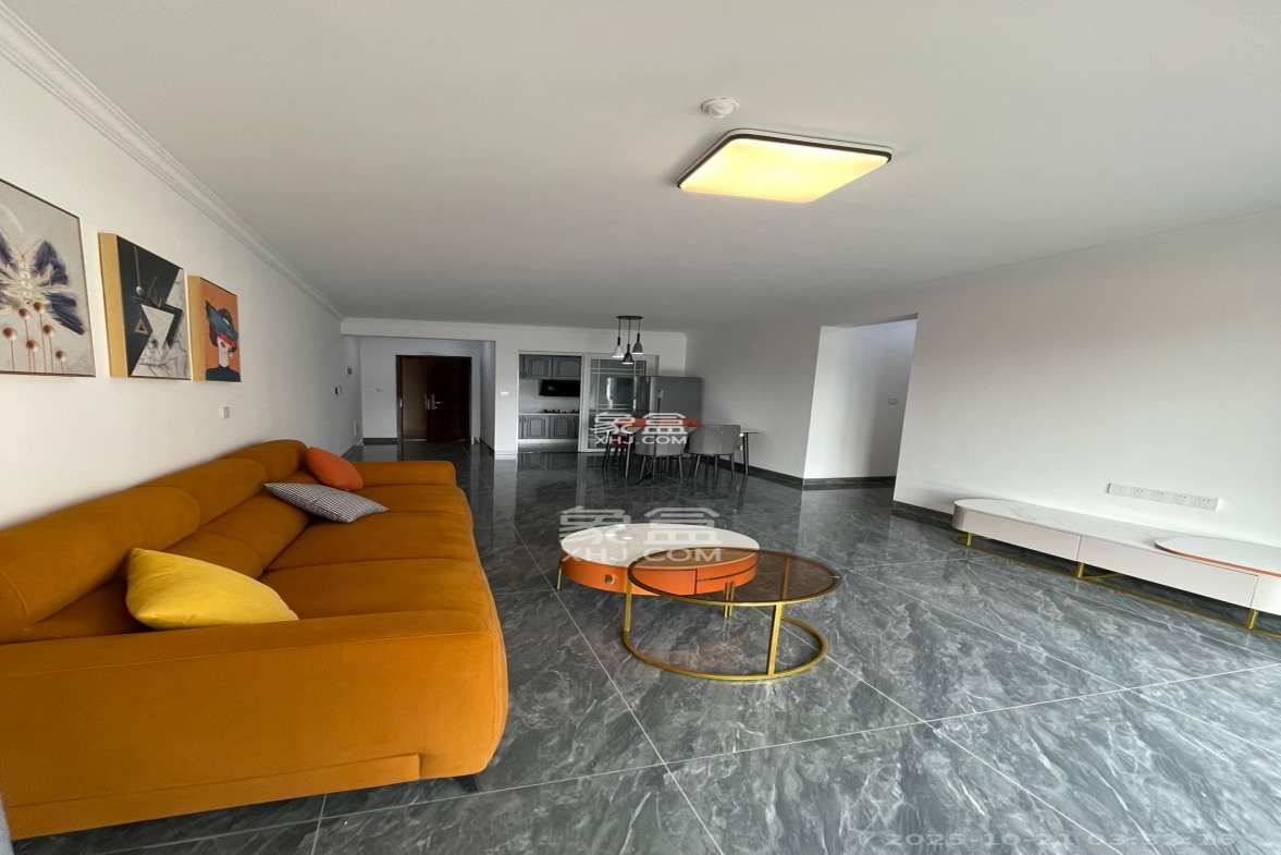 卓越浅水湾  3室2厅2卫    2600.0元/月 卓越浅水湾  3室2厅2卫    2600.0元/月室内图