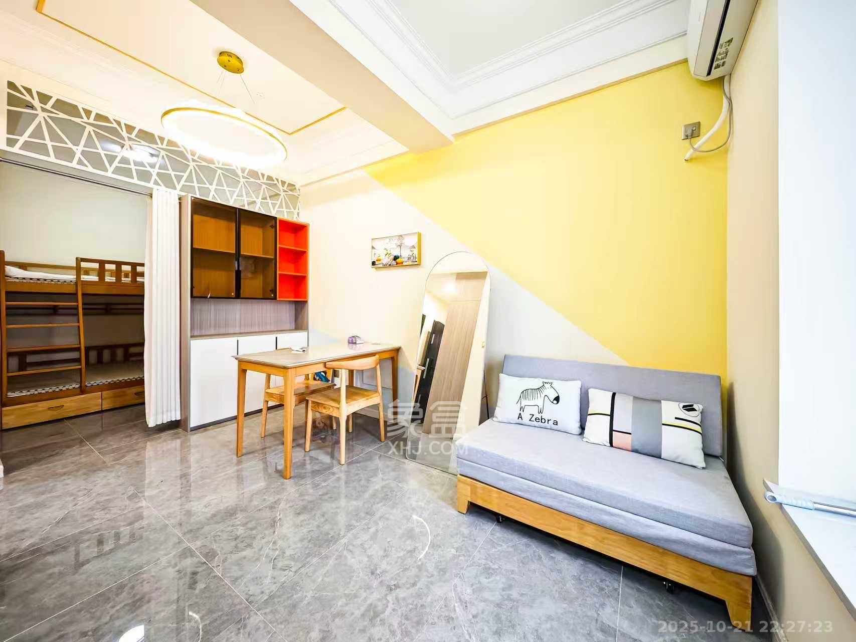 湘一书香里  1室0厅0卫    2000.0元/月 湘一书香里  1室0厅0卫    2000.0元/月