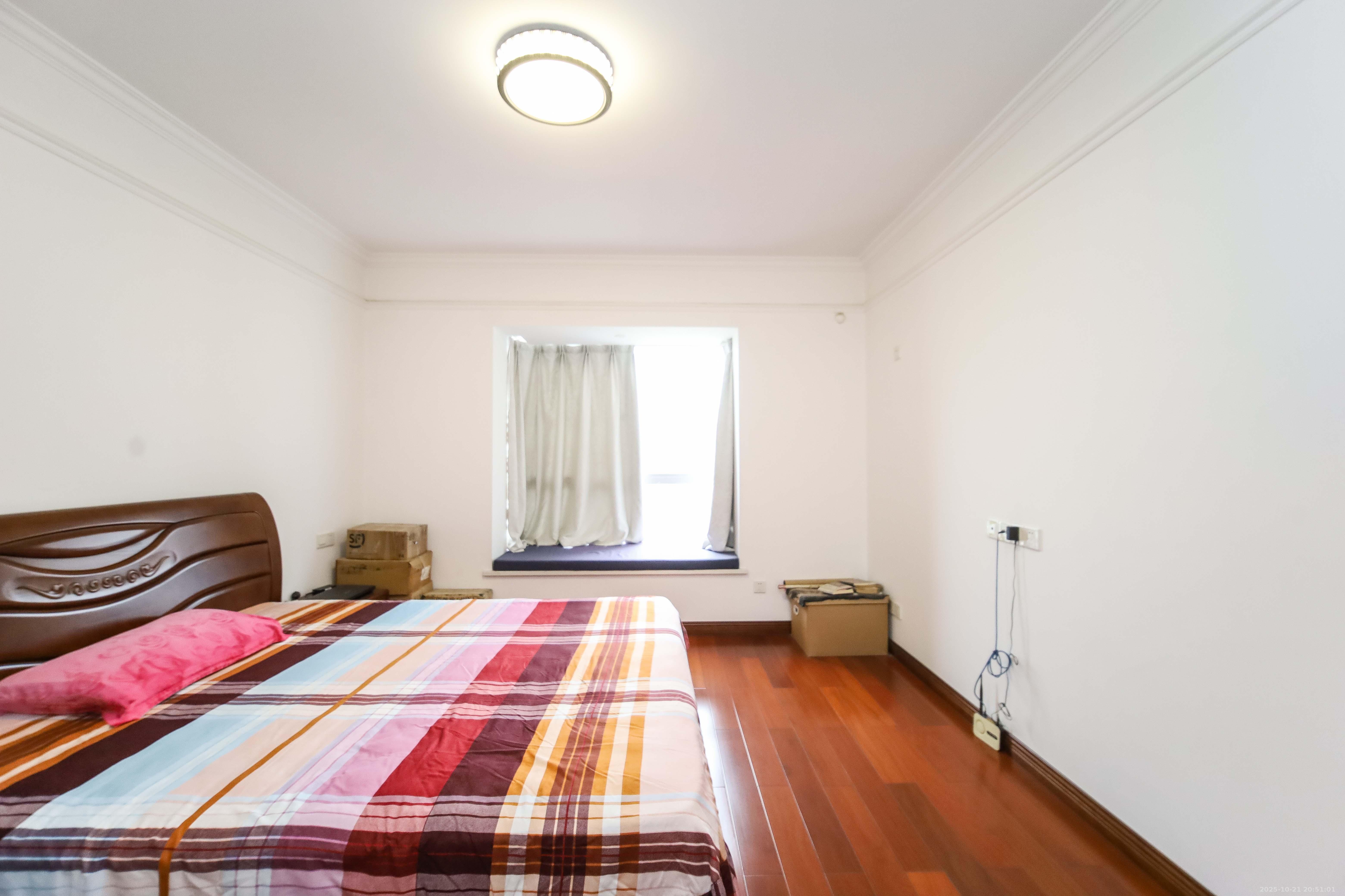 荷花园电信宿舍(天辰荷花苑)  3室2厅2卫    135.0万 荷花园电信宿舍(天辰荷花苑)  3室2厅2卫    135.0万卧室