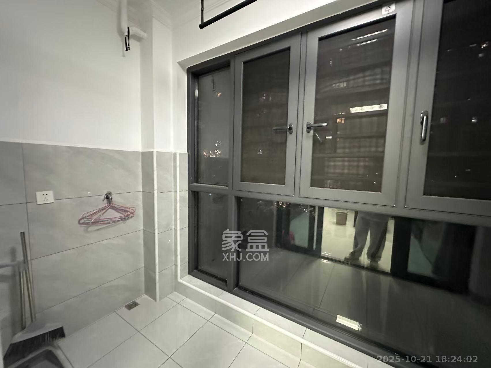 怡海星城  2室2厅1卫    1800.0元/月室内图