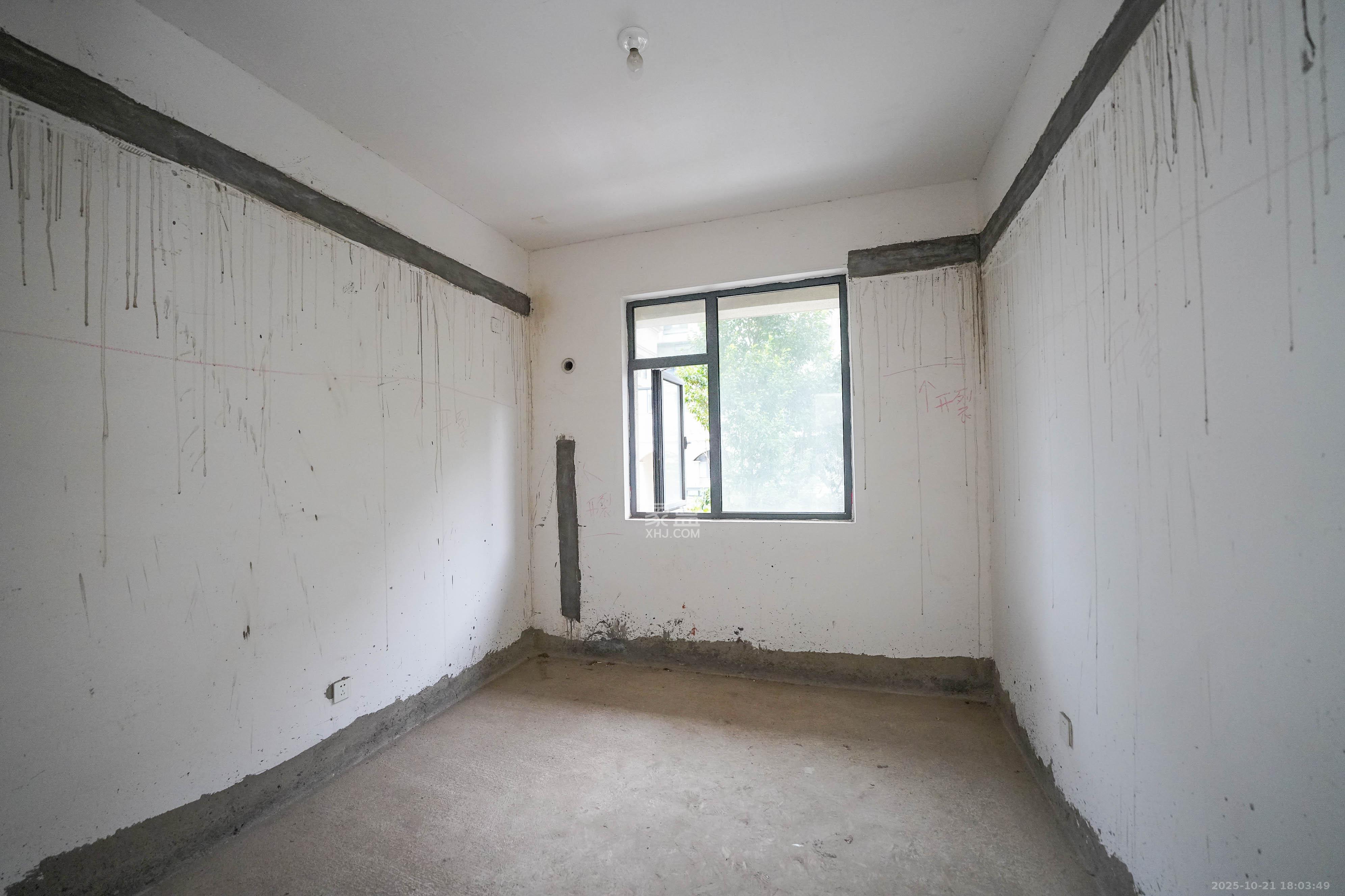 五矿万境蓝山 4室2厅2卫 170.0万 五矿万境蓝山 4室2厅2卫 170.0万卧室