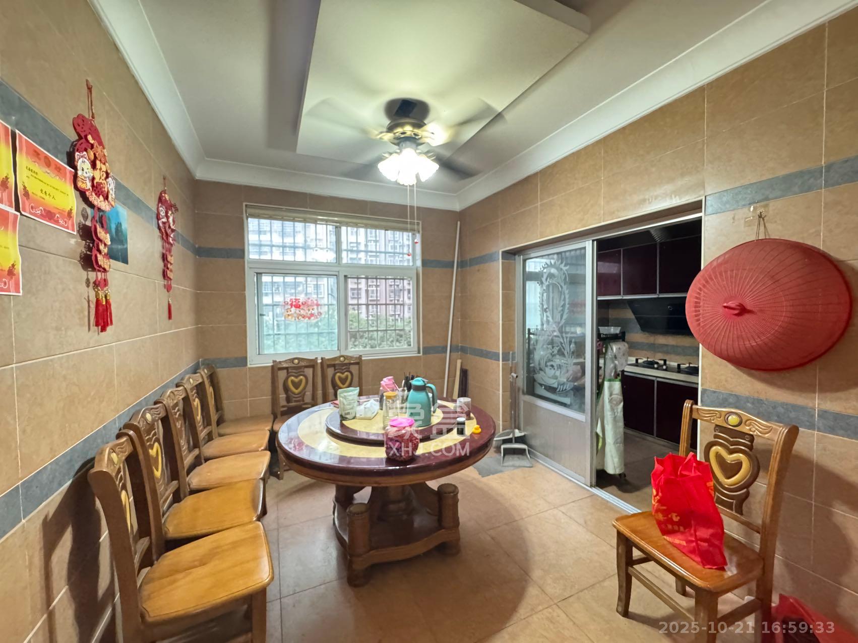 黎郡新宇熙春园  3室2厅2卫    2200.0元/月室内图