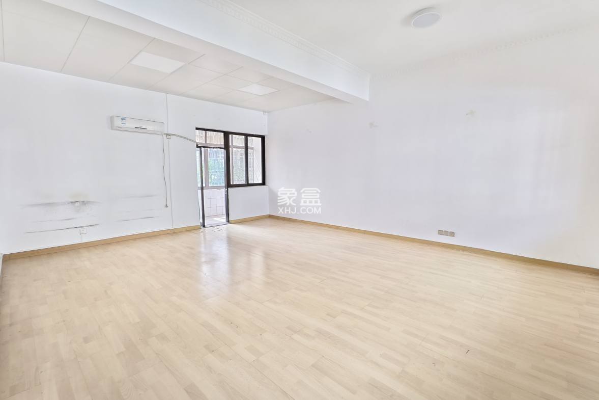 美舍小区(美舍河开发区) 10室2厅3卫 13500.0元/月 美舍小区(美舍河开发区) 10室2厅3卫 13500.0元/月室内图