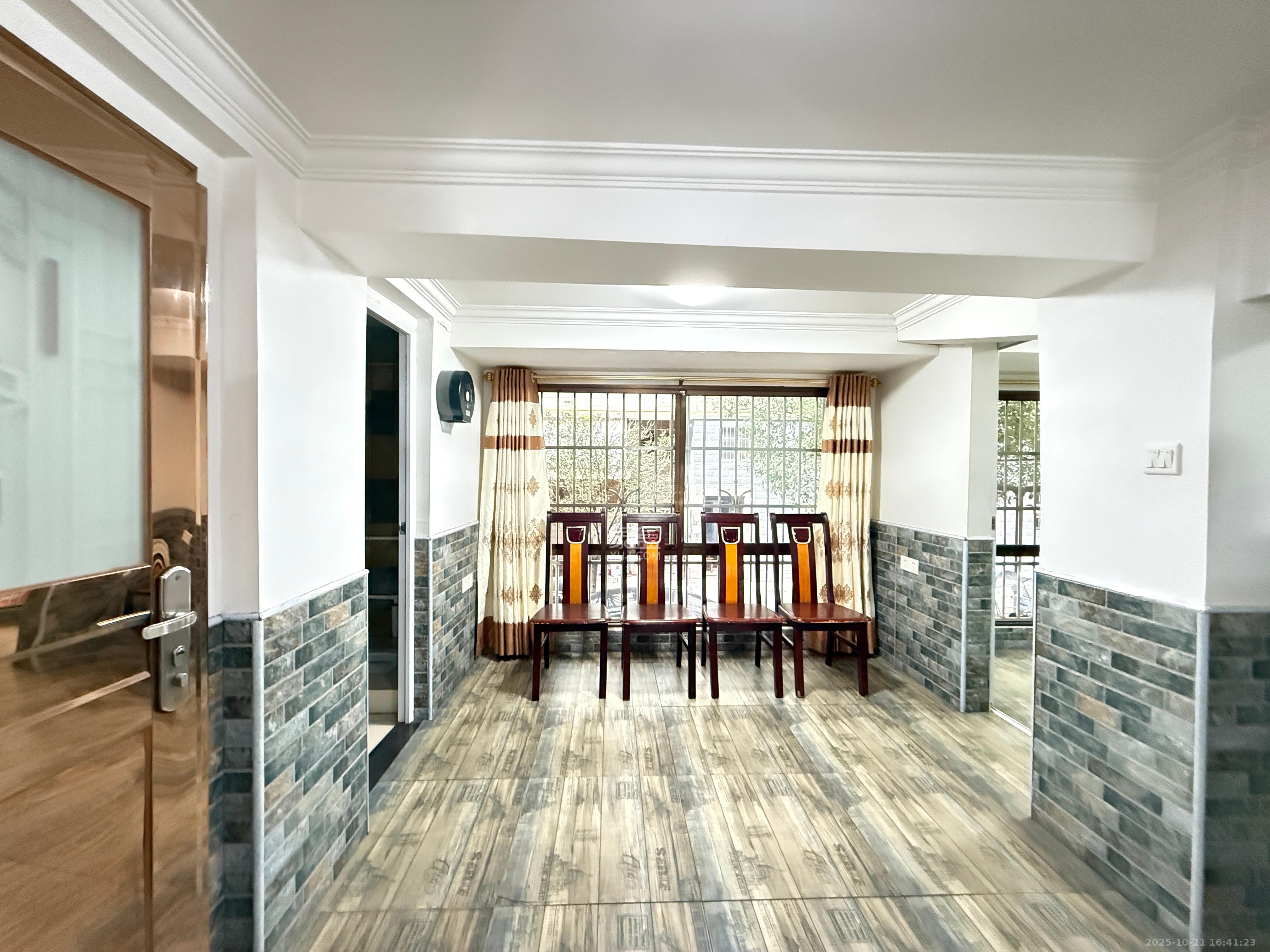 松雅安置小区 1室1厅2卫 3000.0元/月 松雅安置小区 1室1厅2卫 3000.0元/月室内图