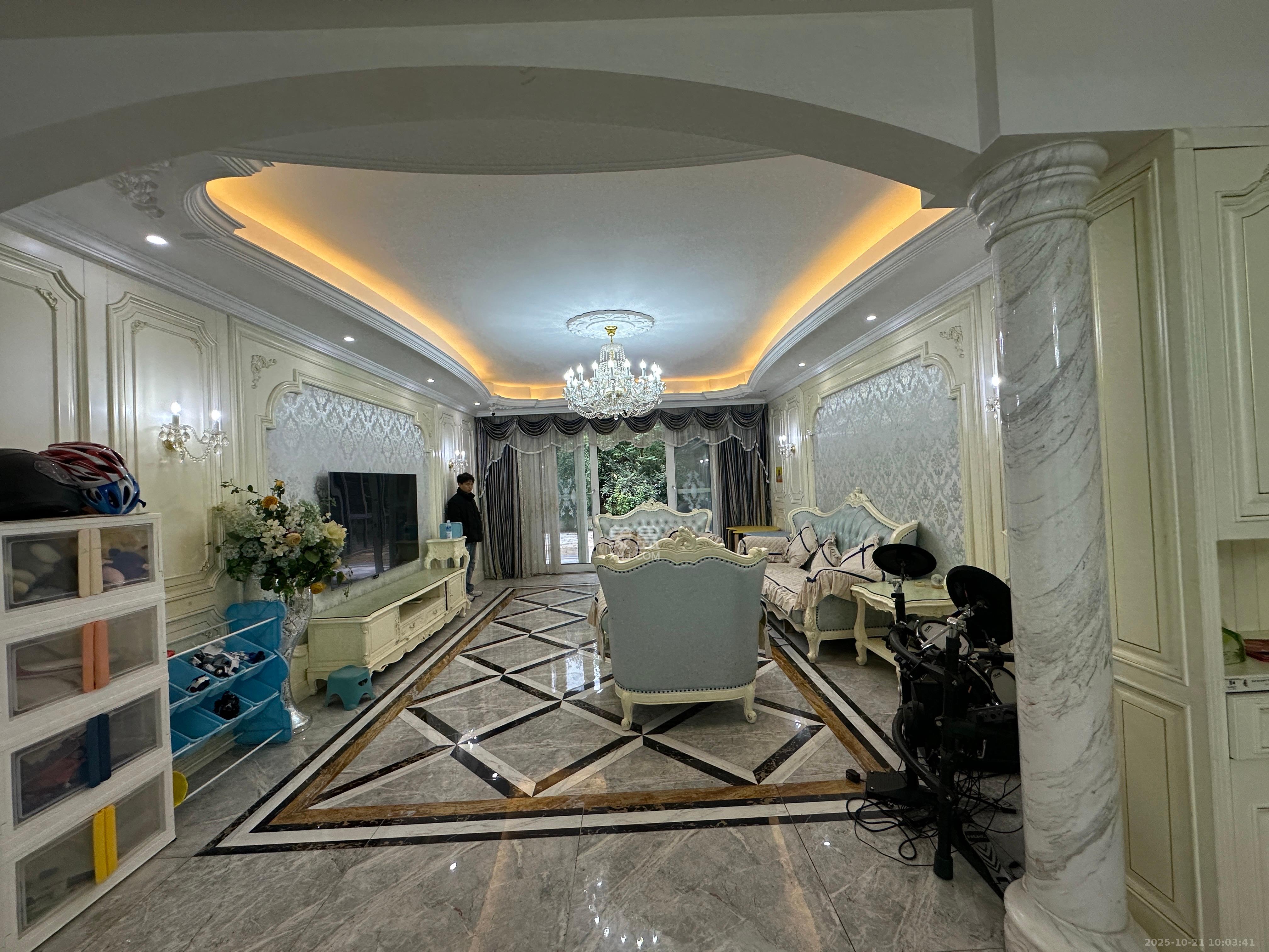 江河中央洋房  3室2厅2卫    7500.0元/月 江河中央洋房  3室2厅2卫    7500.0元/月室内图