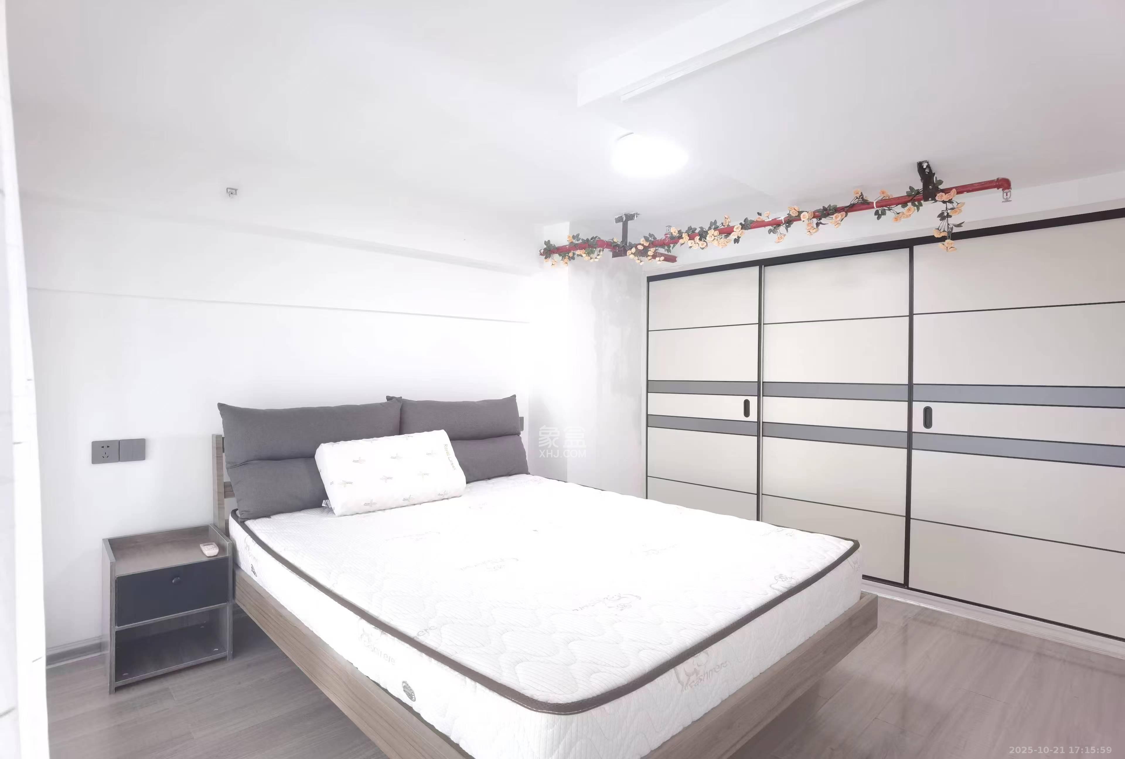 芙蓉万国城MOMA（卓越汇富苑）  1室1厅1卫    1700.0元/月室内图