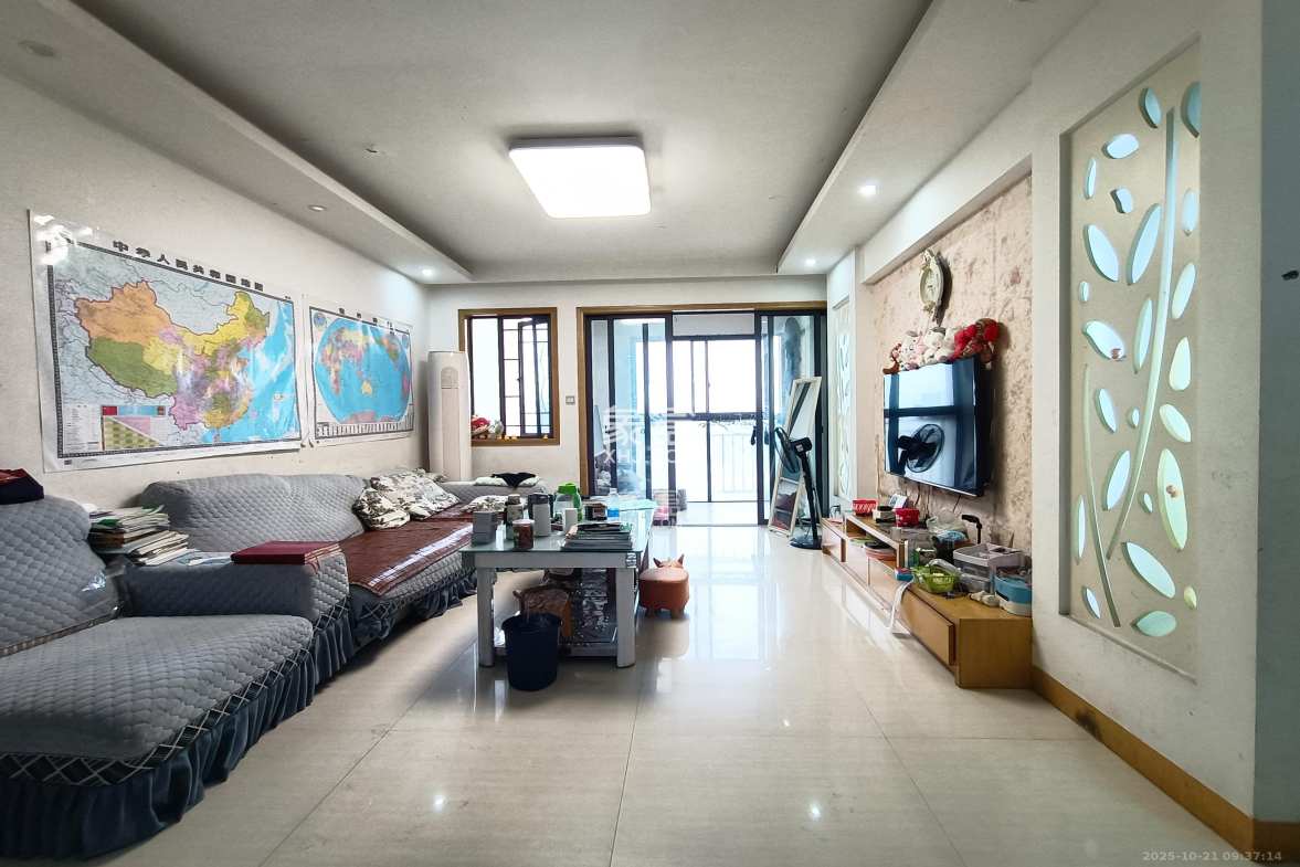 旭辉华庭 3室2厅2卫 1900.0元/月 旭辉华庭 3室2厅2卫 1900.0元/月室内图