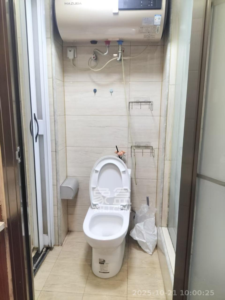 好莱城（弘德西街）  1室1厅1卫    1200.0元/月室内图