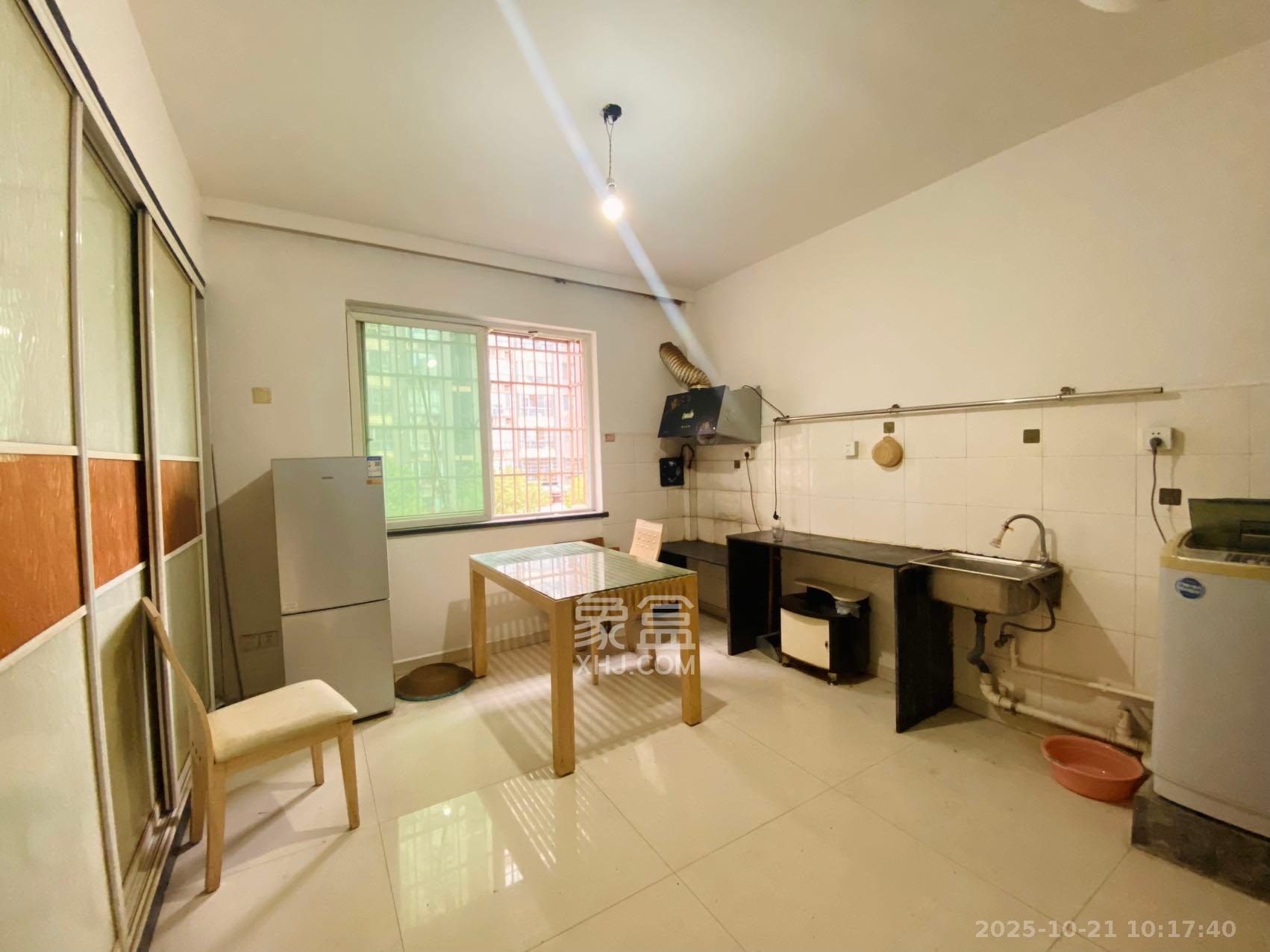 五一新村安置小区(永定社区、永兴社区、永祥社区)  2室1厅1卫    1500.0元/月 五一新村安置小区(永定社区、永兴社区、永祥社区)  2室1厅1卫    1500.0元/月室内图