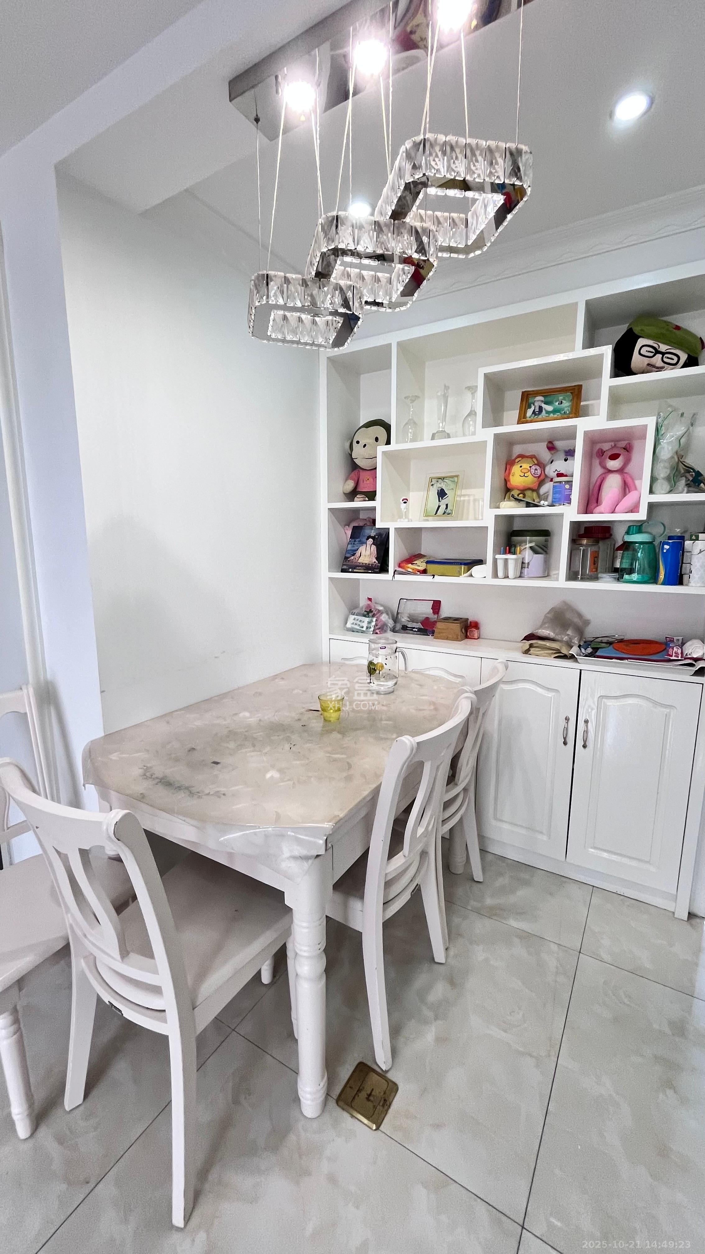 荣盛花语馨苑  3室2厅1卫    2900.0元/月室内图