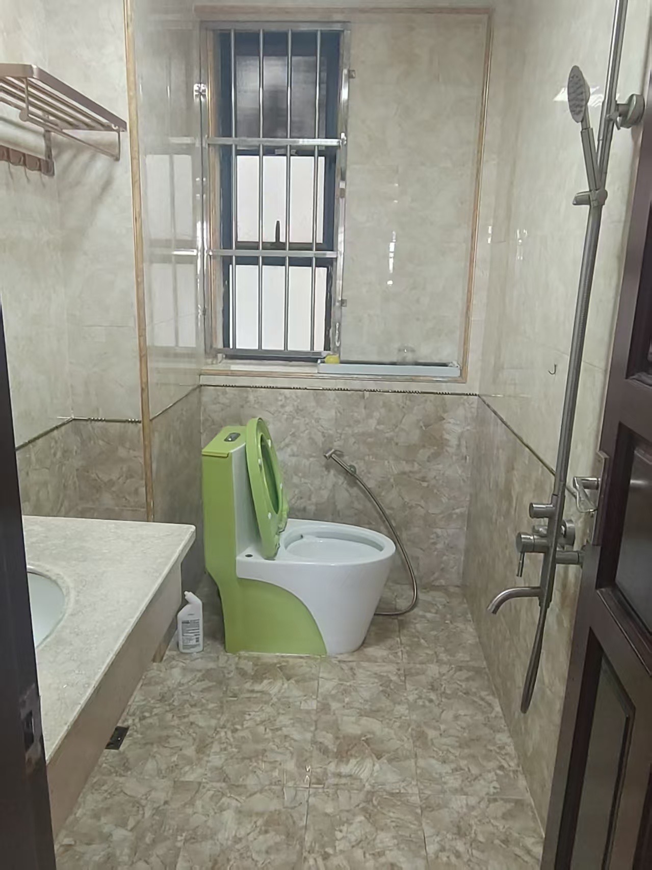 盛贤景都  3室2厅2卫    3000.0元/月 盛贤景都  3室2厅2卫    3000.0元/月室内图