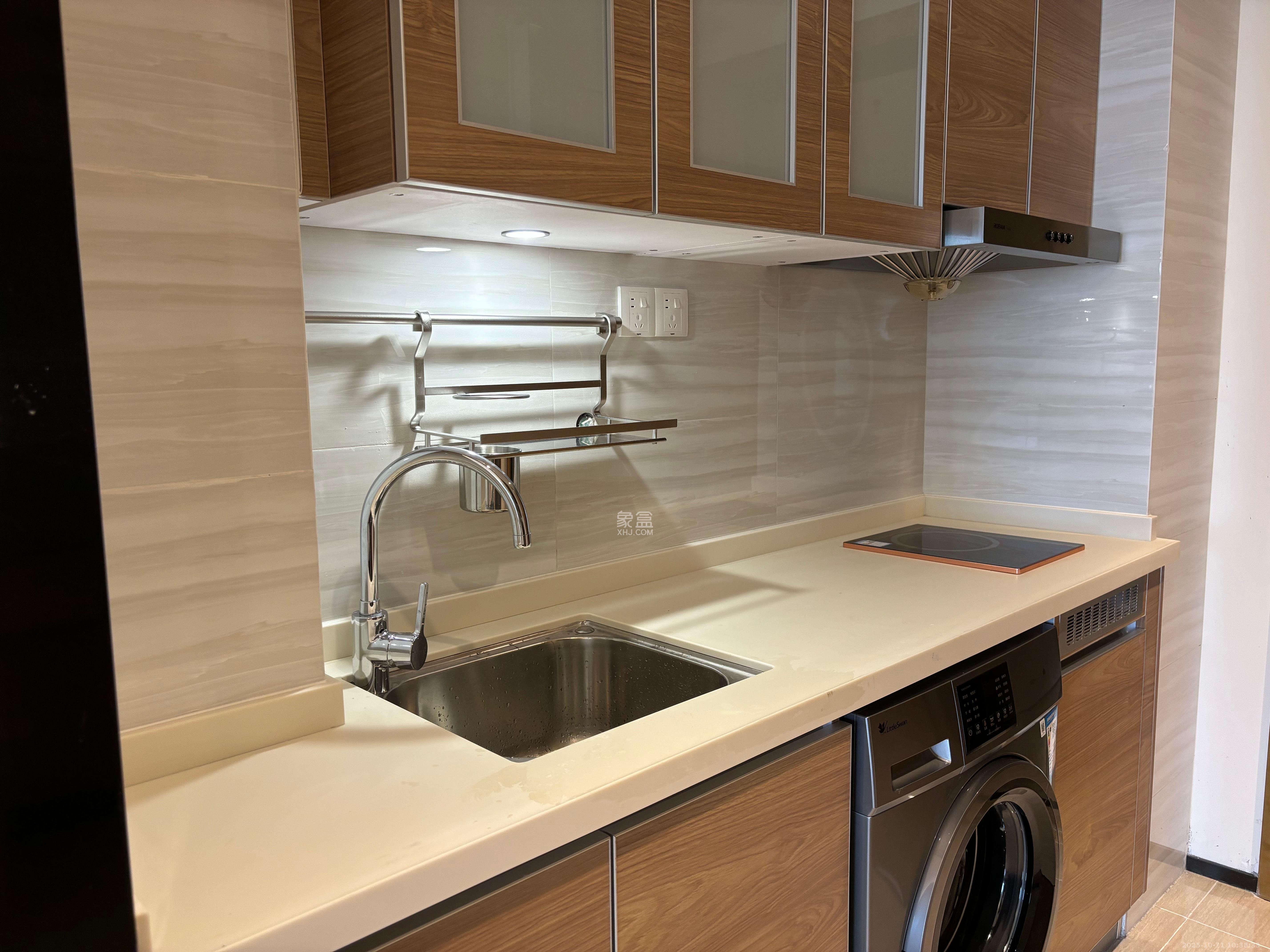 恒大国际广场  1室1厅1卫    1800.0元/月 恒大国际广场  1室1厅1卫    1800.0元/月室内图