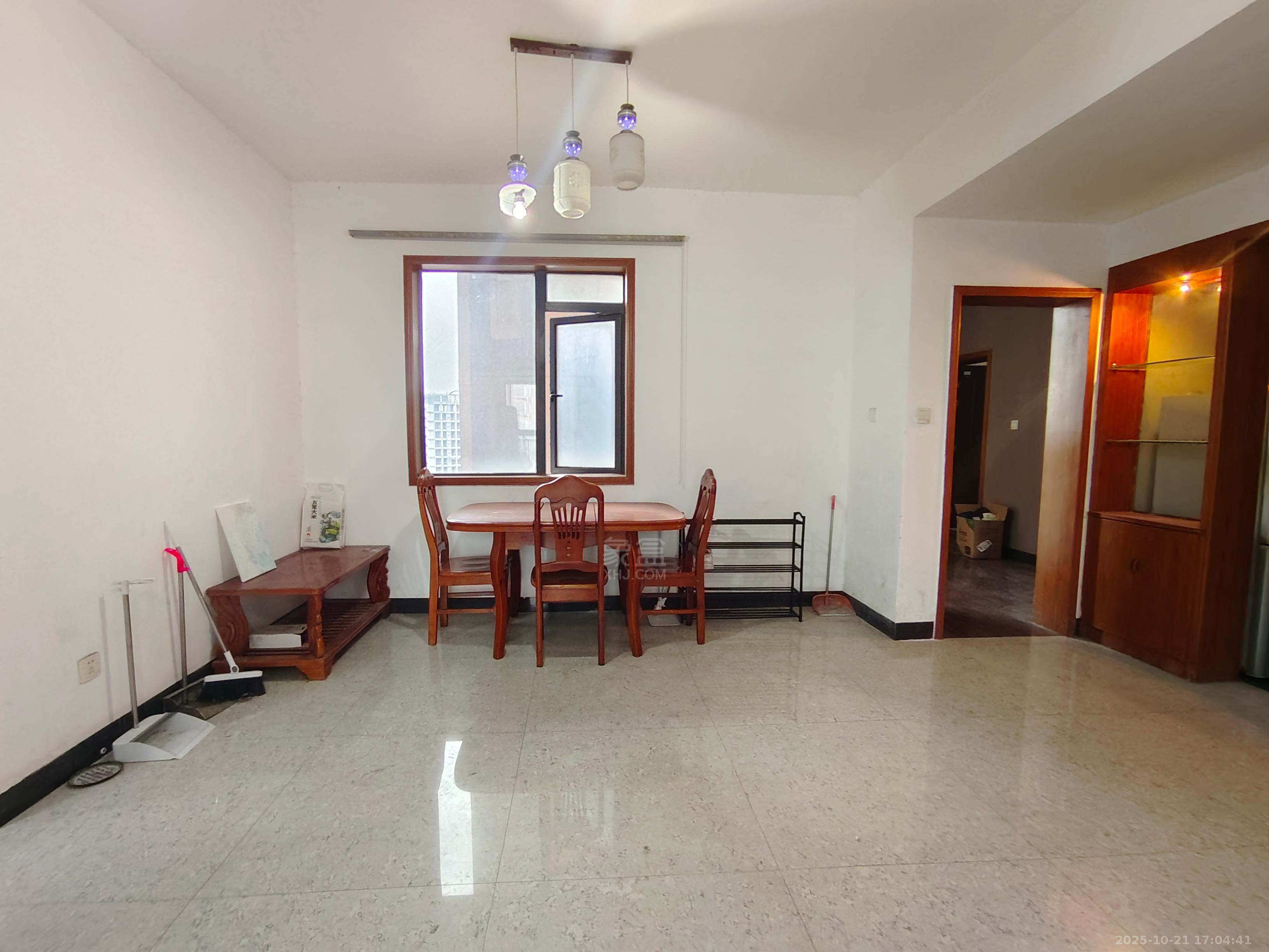 流金岁月-华晨国际 3室2厅1卫 1700.0元/月 流金岁月-华晨国际 3室2厅1卫 1700.0元/月室内图