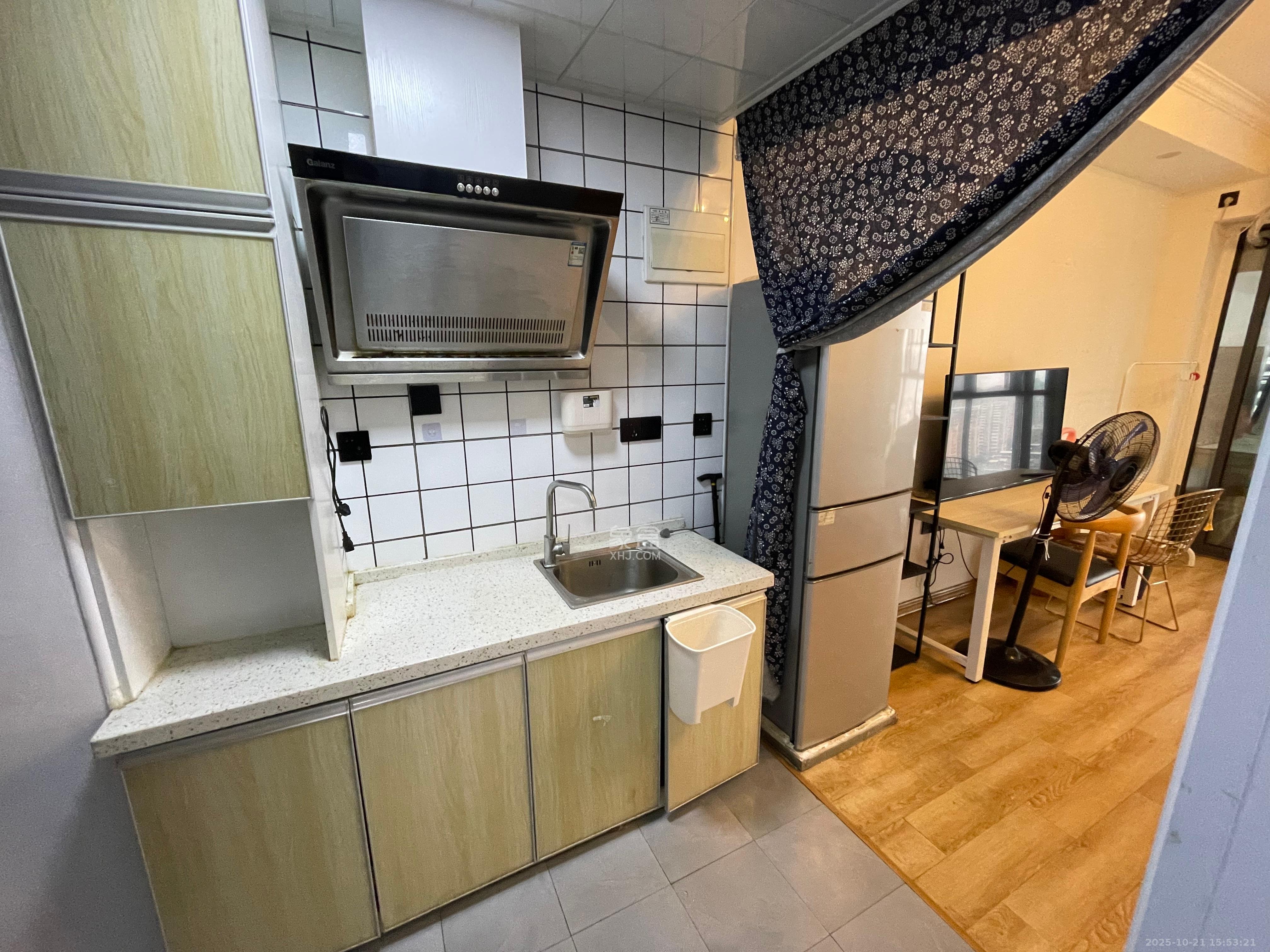 中交里城  1室1厅1卫    1600.0元/月 中交里城  1室1厅1卫    1600.0元/月室内图