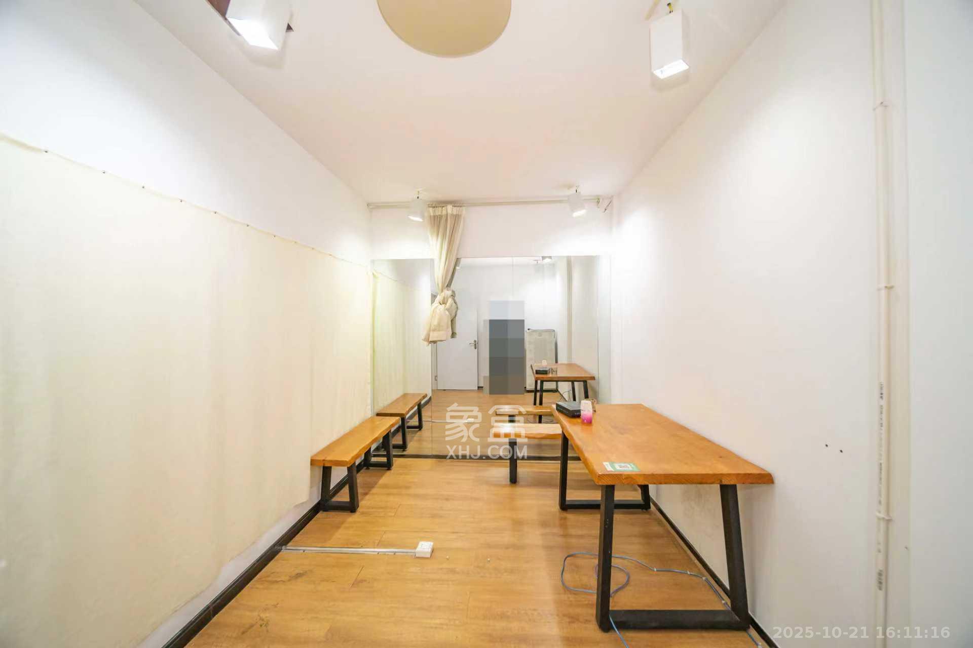 阳光100三期 4室2厅1卫 5000.0元/月 阳光100三期 4室2厅1卫 5000.0元/月室内图