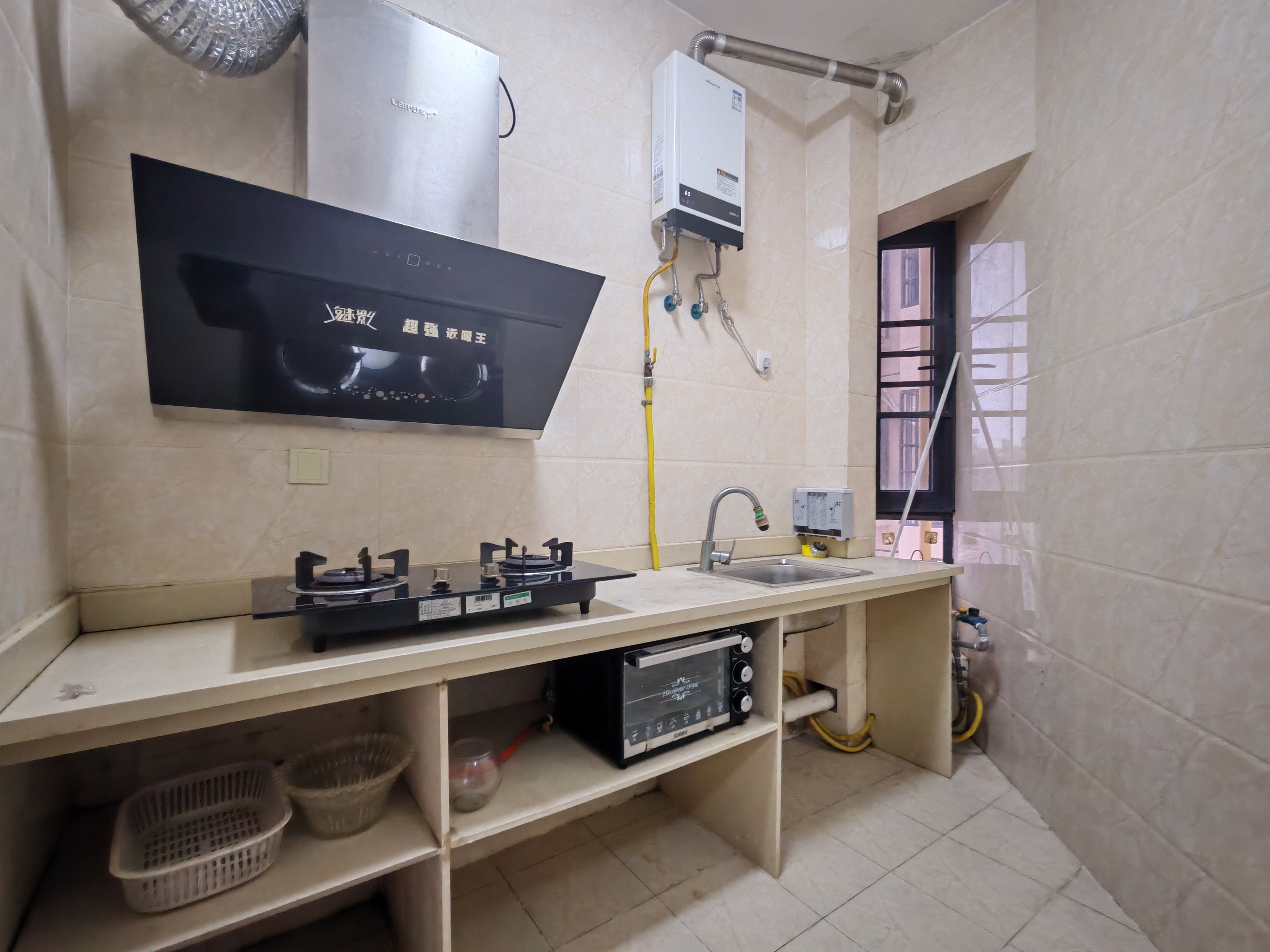 美舍嘉苑一期 3室2厅2卫 2600.0元/月 美舍嘉苑一期 3室2厅2卫 2600.0元/月室内图