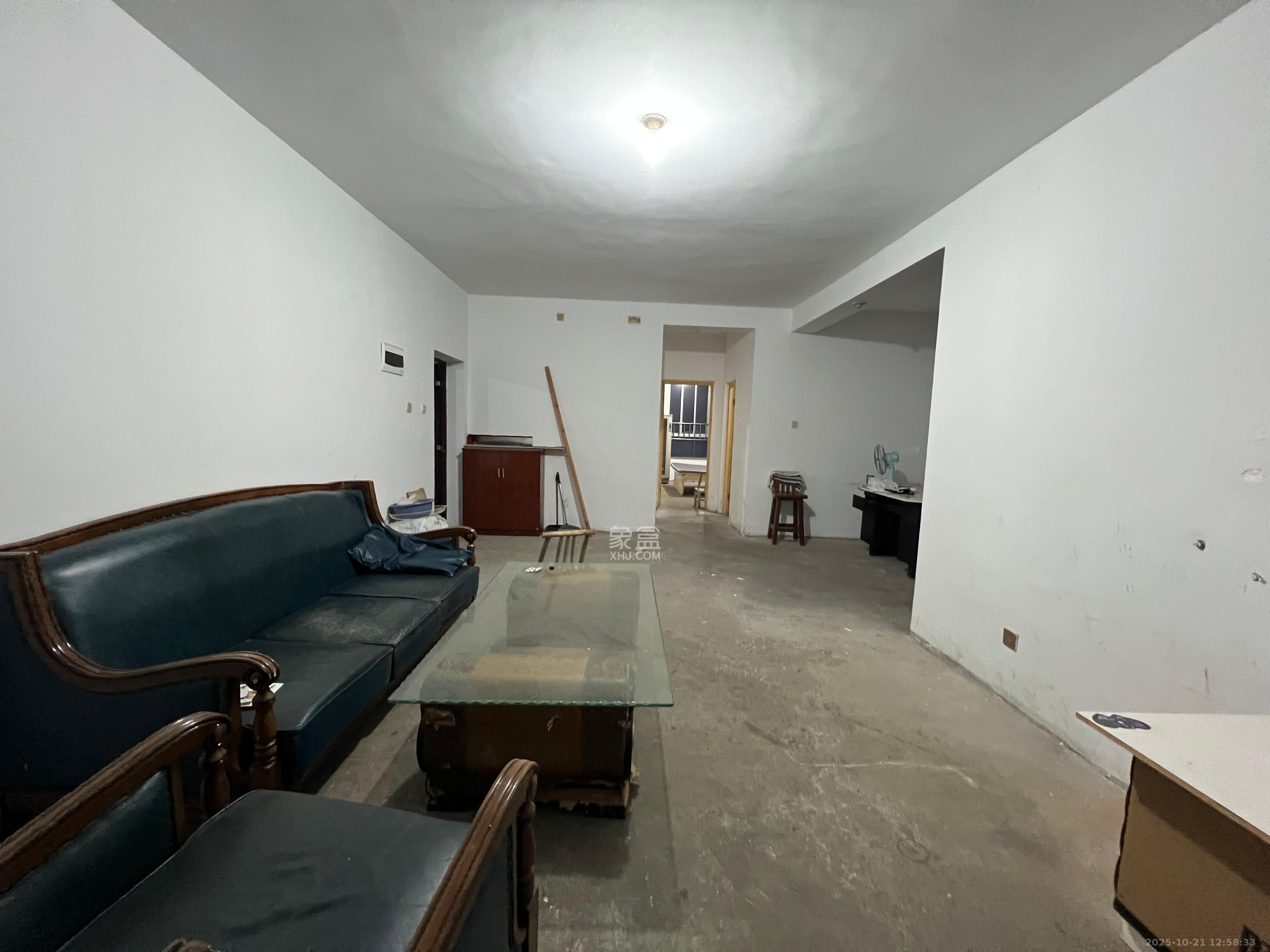 龙福小区  2室1厅1卫    1000.0元/月室内图