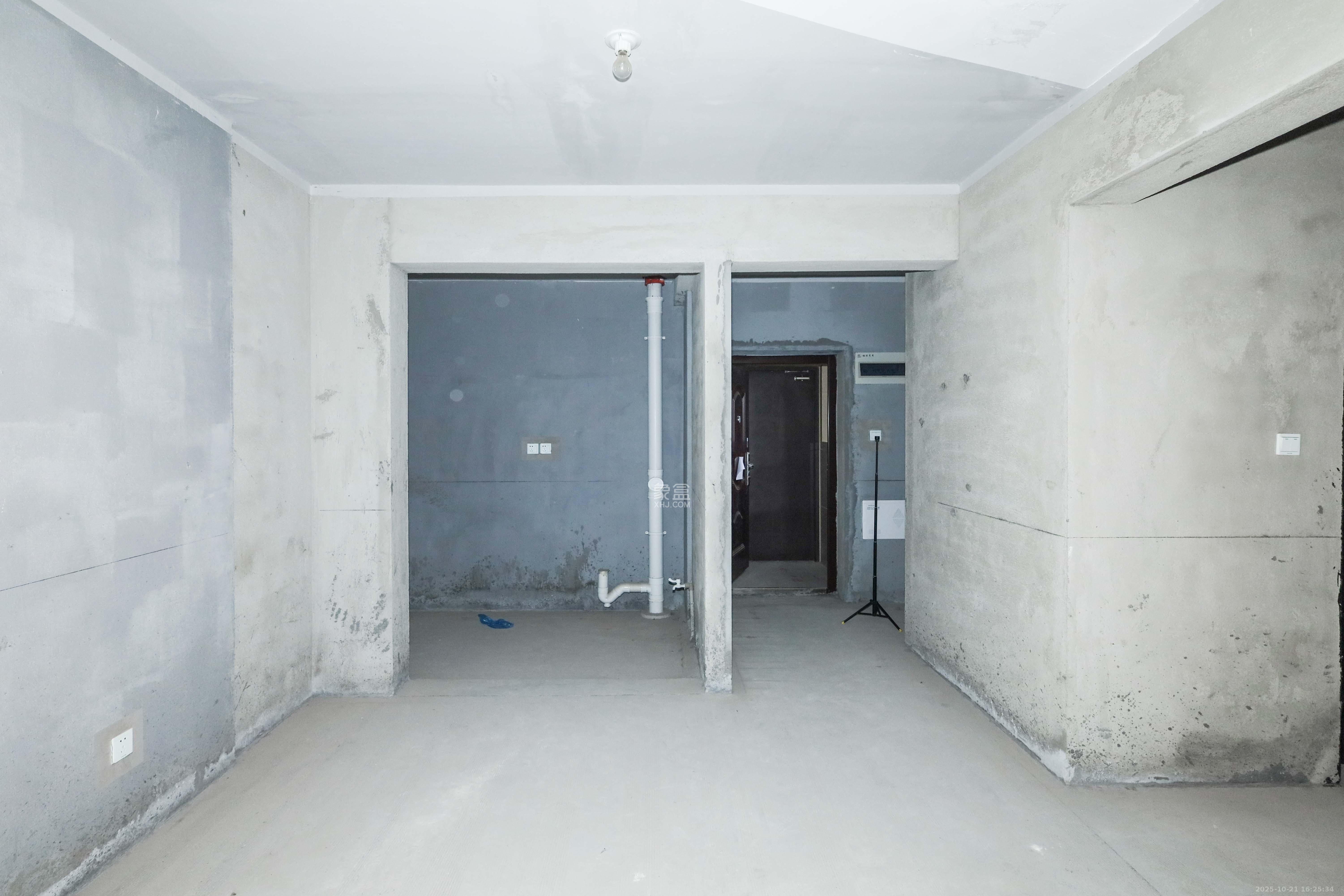 中国铁建梅溪青秀二期  3室2厅2卫    145.0万客厅