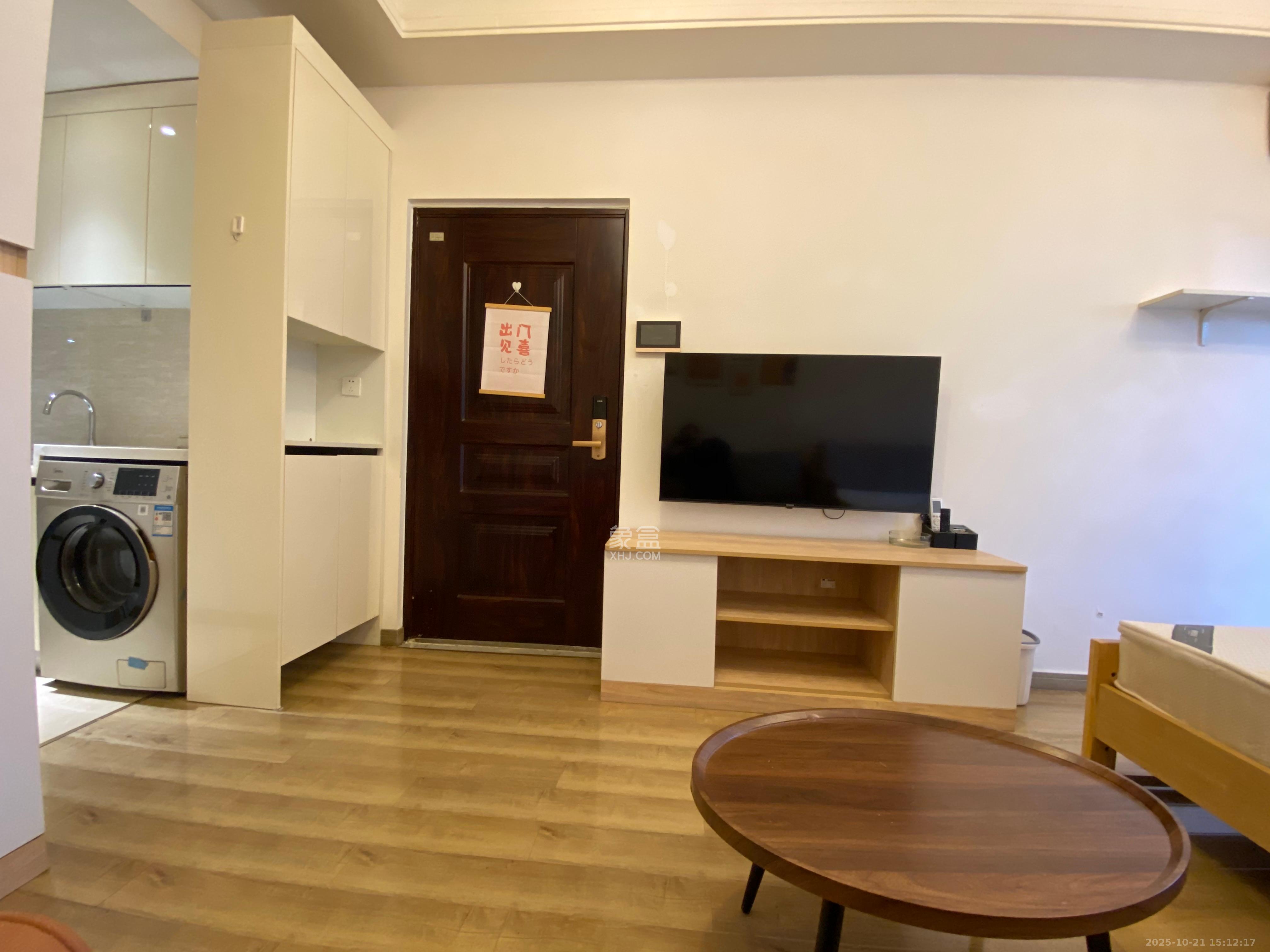 万润时光里  1室1厅1卫    1800.0元/月 万润时光里  1室1厅1卫    1800.0元/月室内图1