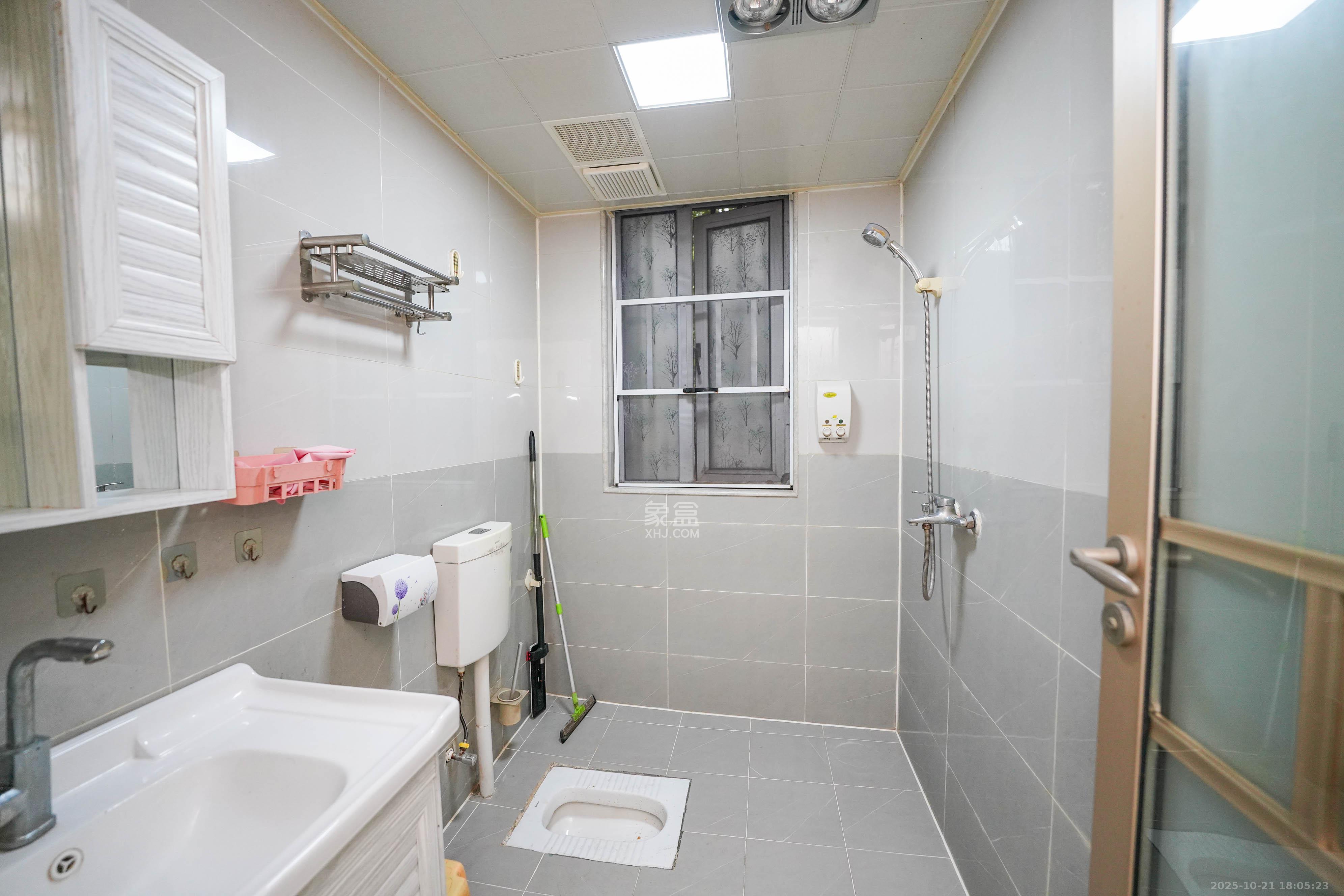 绿地新都会  3室2厅2卫    66.8万 绿地新都会  3室2厅2卫    66.8万卫生间