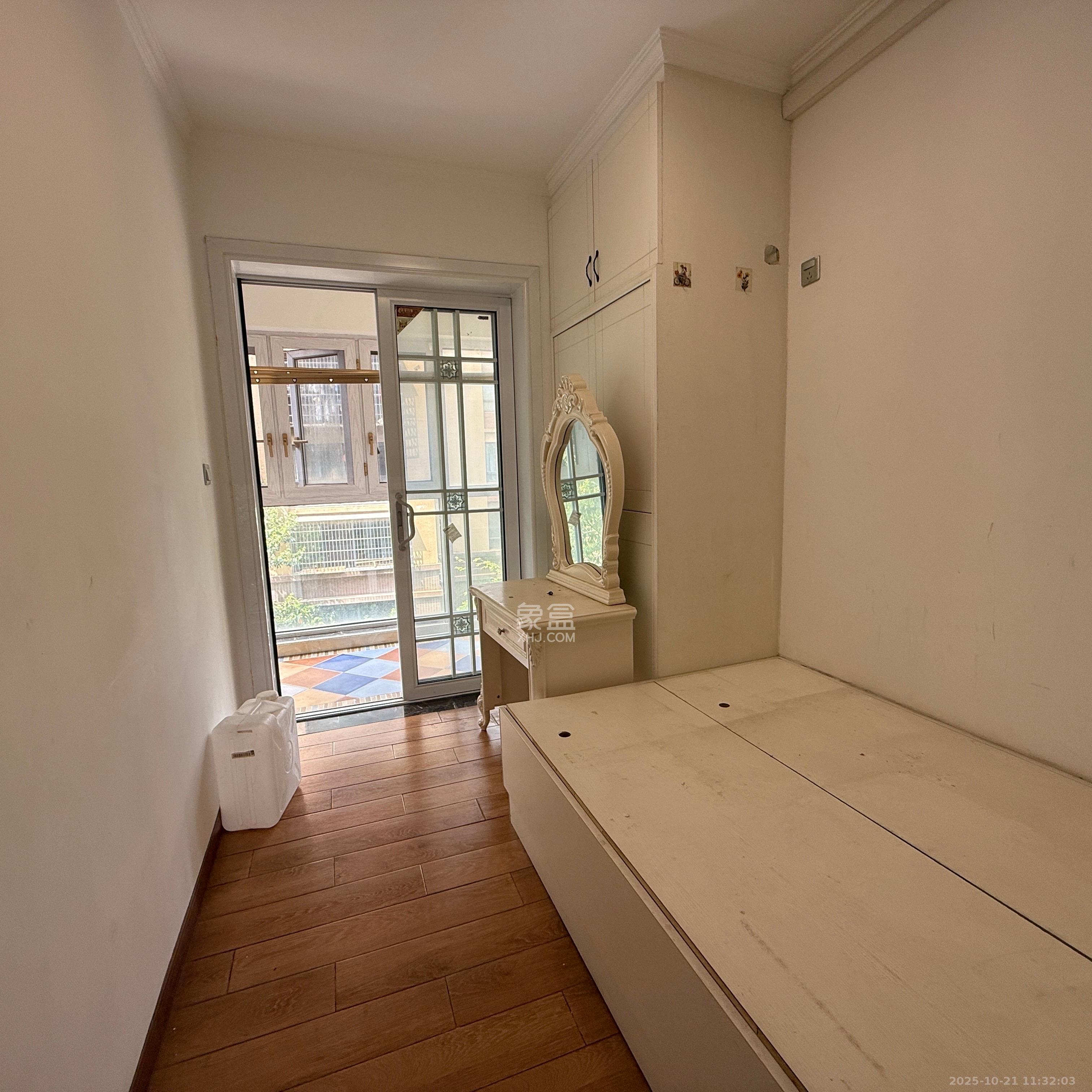 嘉福长安郡(融信澜悦、嘉福好美家园)  4室2厅2卫    3900.0元/月 嘉福长安郡(融信澜悦、嘉福好美家园)  4室2厅2卫    3900.0元/月室内图