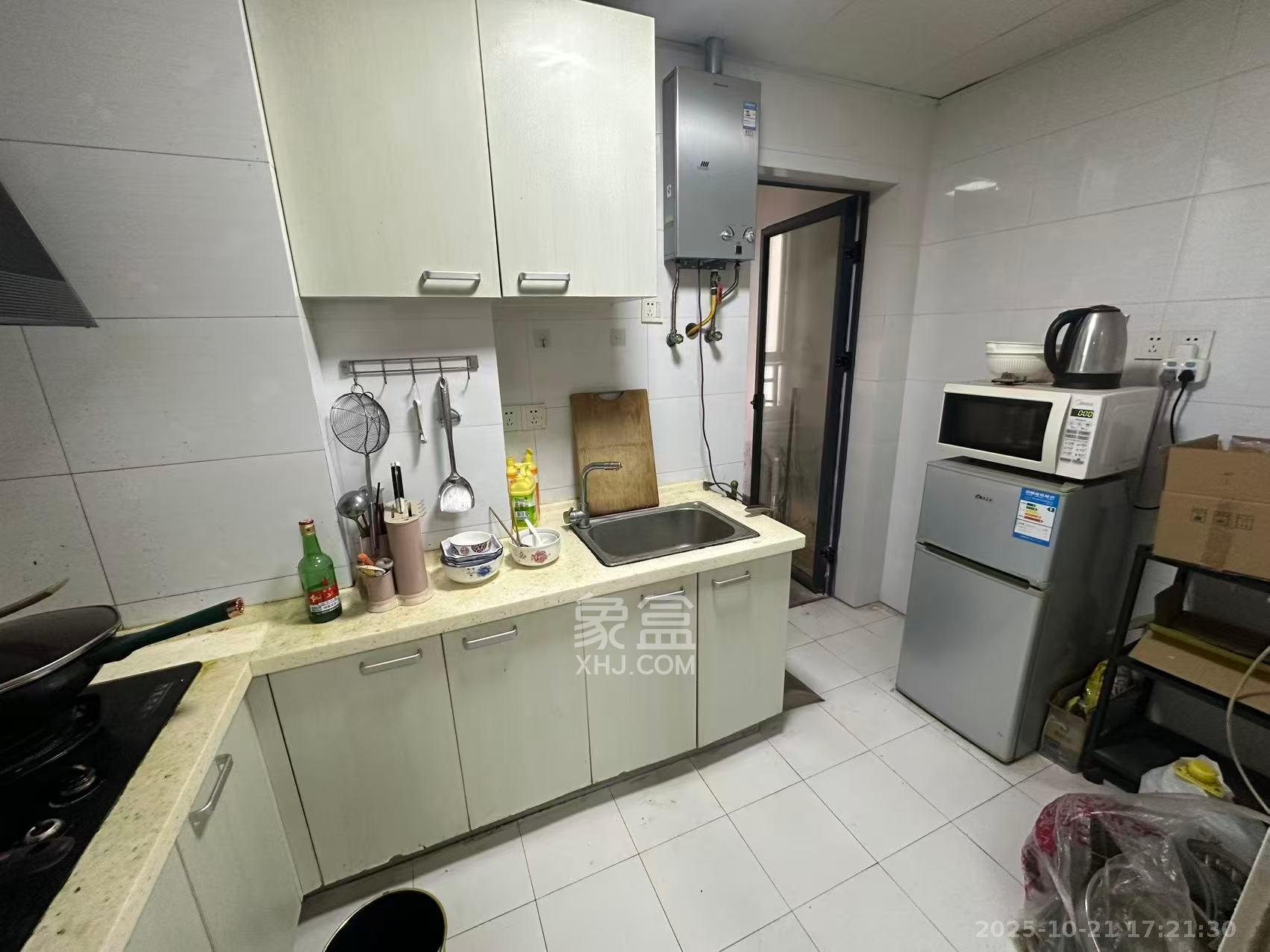 金麓国际  2室2厅1卫    2000.0元/月室内图