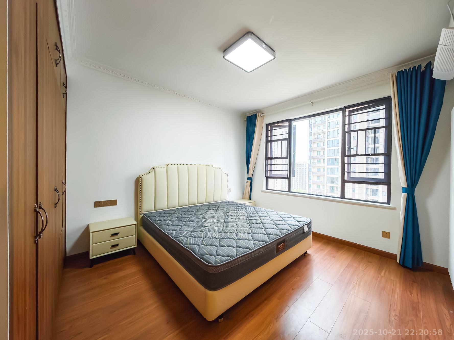 青竹湖曦园  4室2厅2卫    150.0万卧室