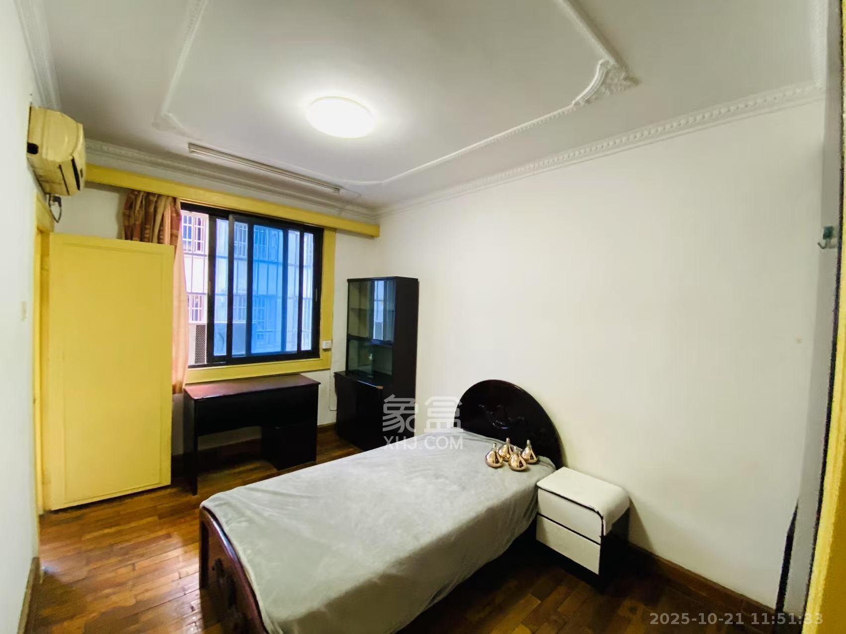 劳动广场消防队宿舍  3室2厅1卫    2000.0元/月室内图