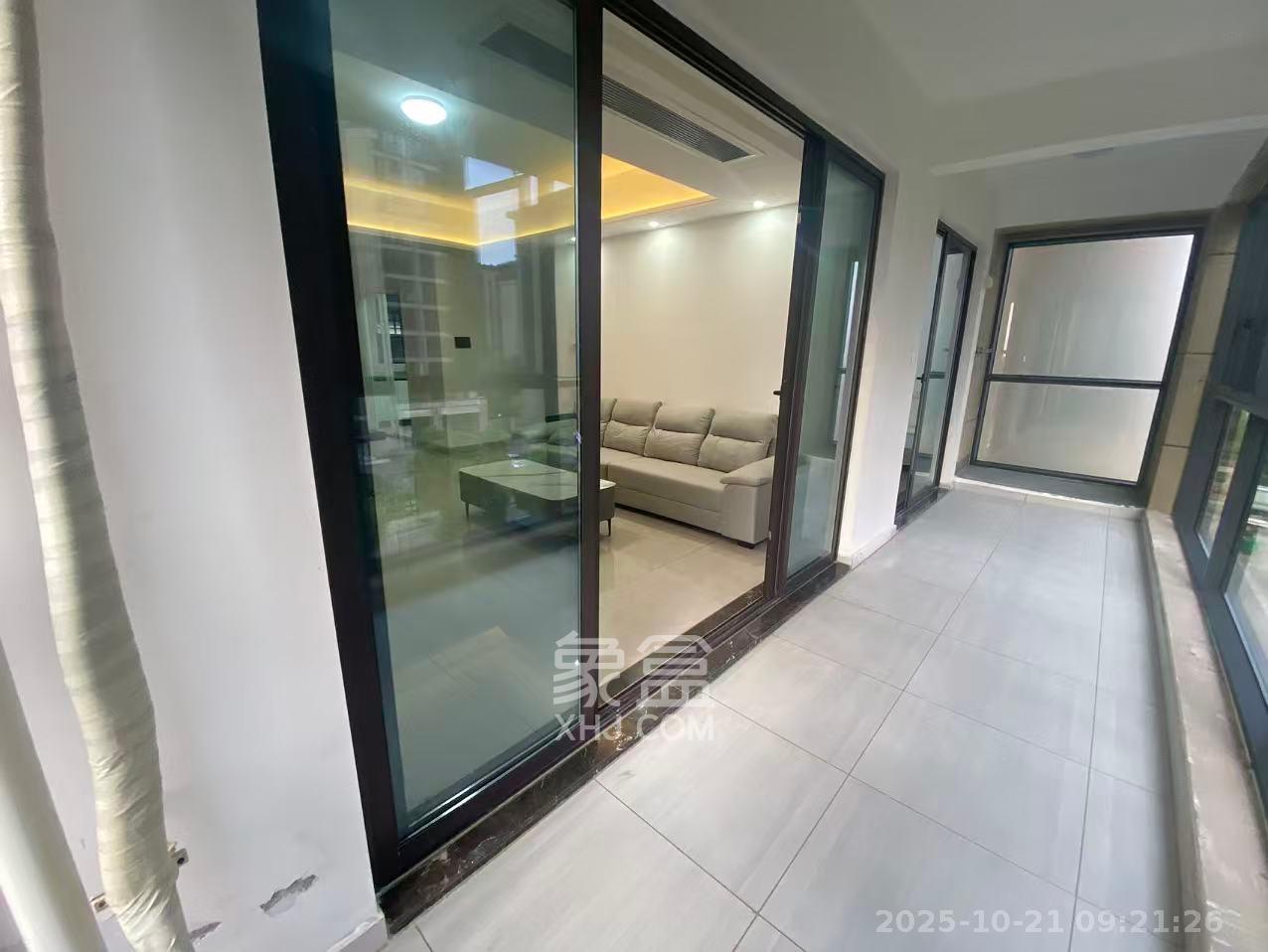 春晖花园  4室2厅2卫    2500.0元/月室内图