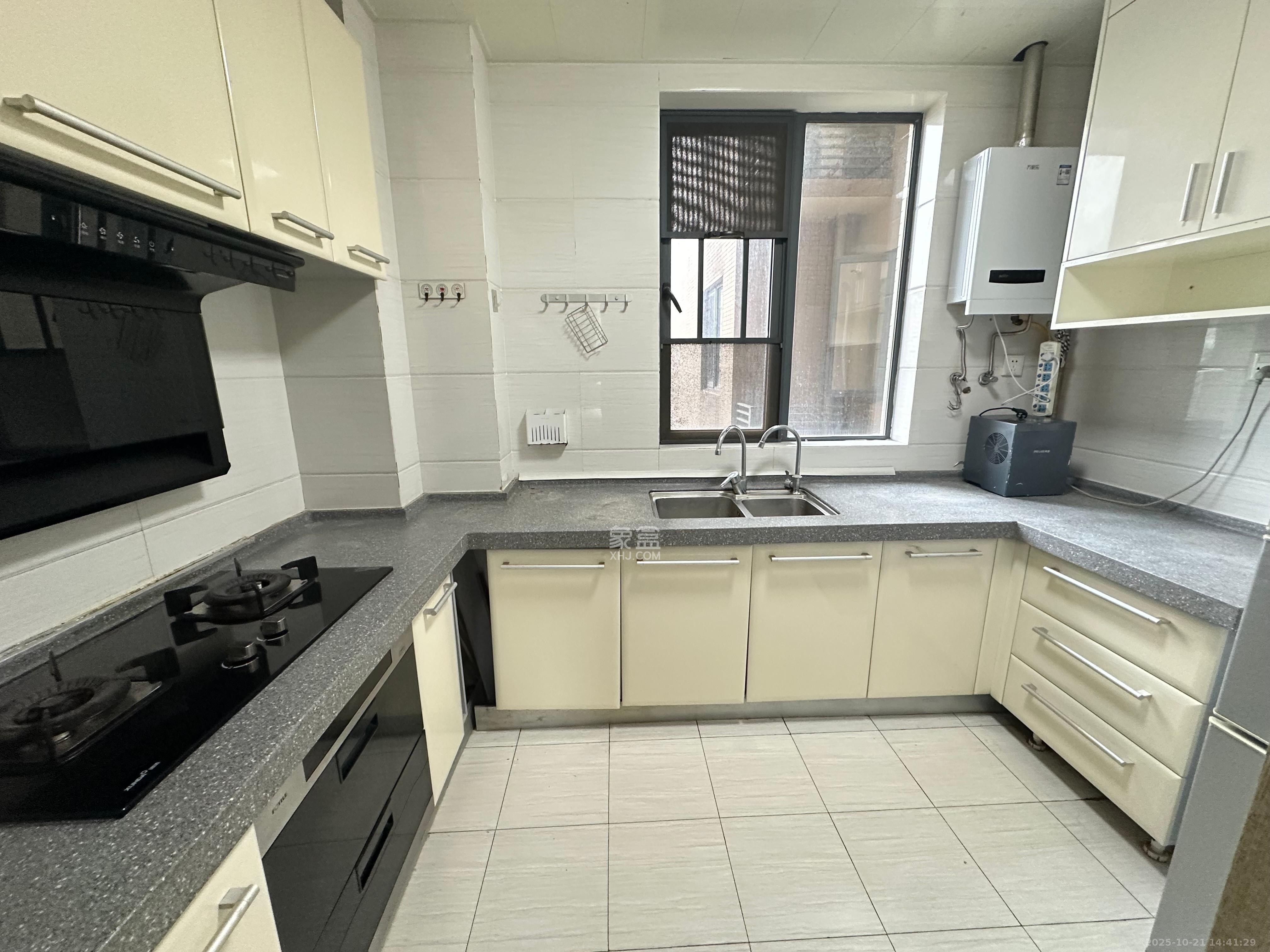 万博汇  3室2厅2卫    4500.0元/月室内图