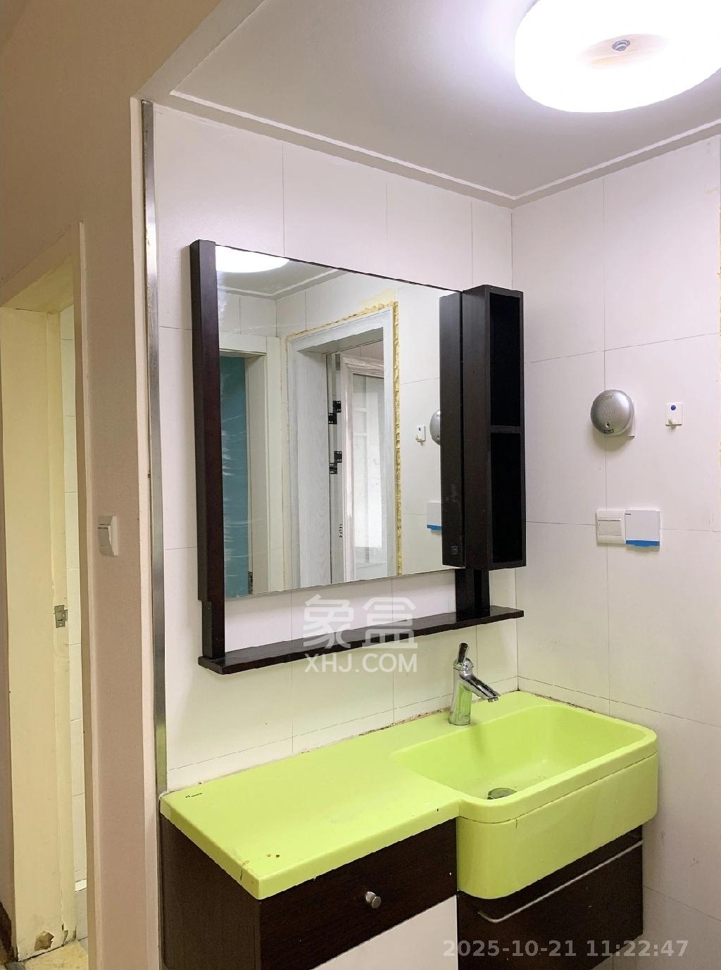 都市晨光  1室1厅1卫    2000.0元/月 都市晨光  1室1厅1卫    2000.0元/月室内图