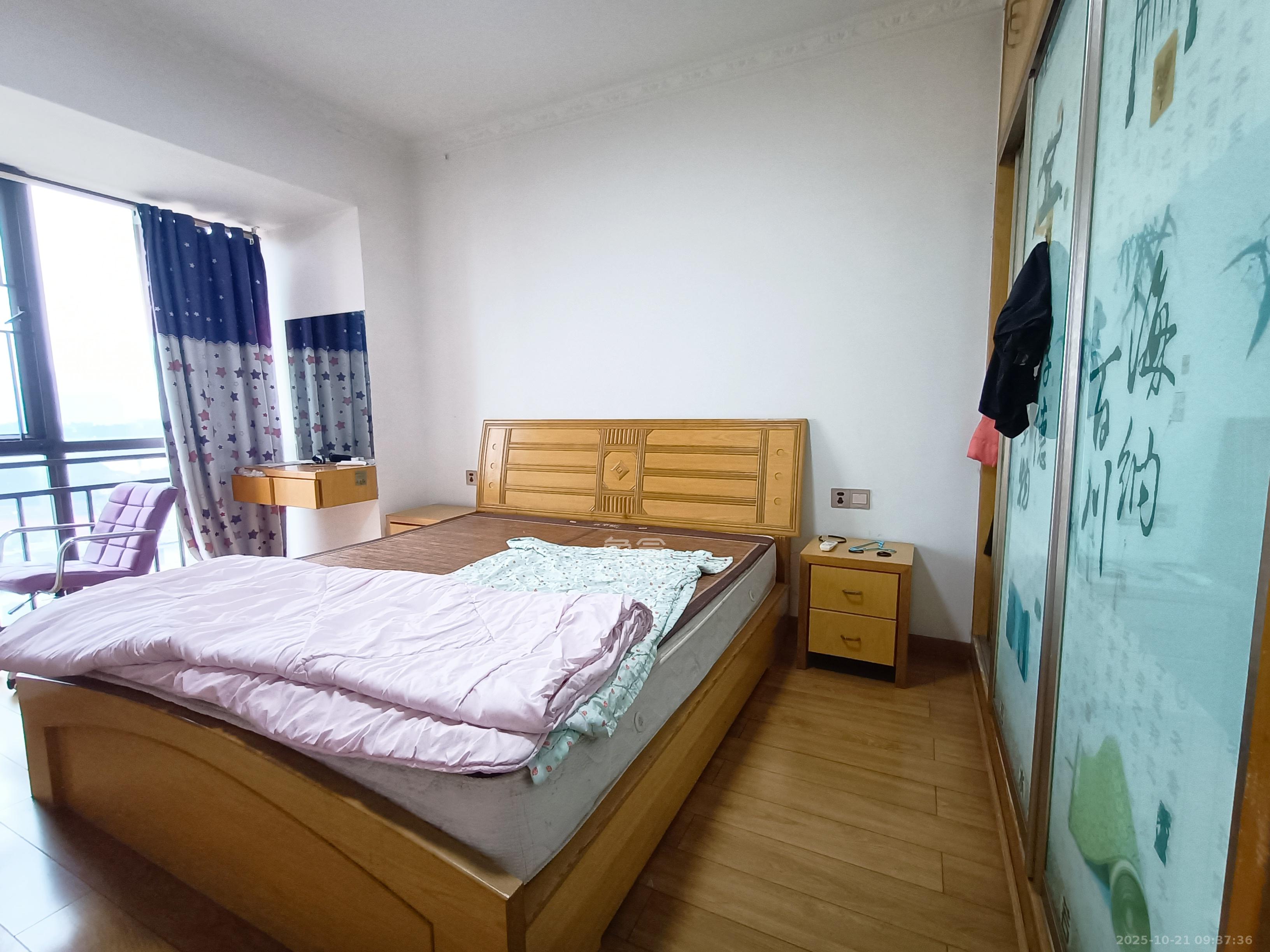 旭辉华庭  3室2厅2卫    1900.0元/月室内图