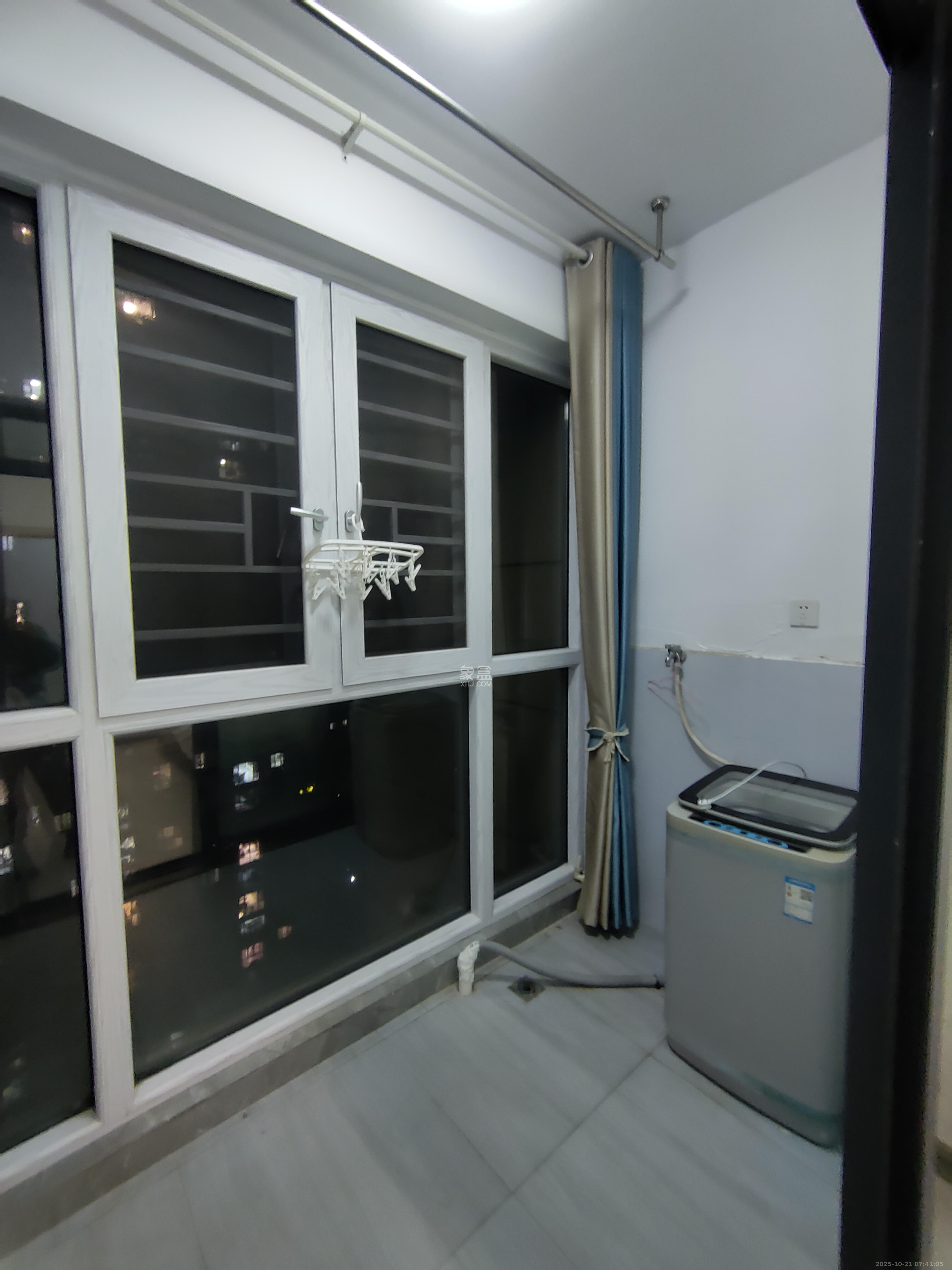 澳海月亮湾  3室2厅2卫    1800.0元/月室内图