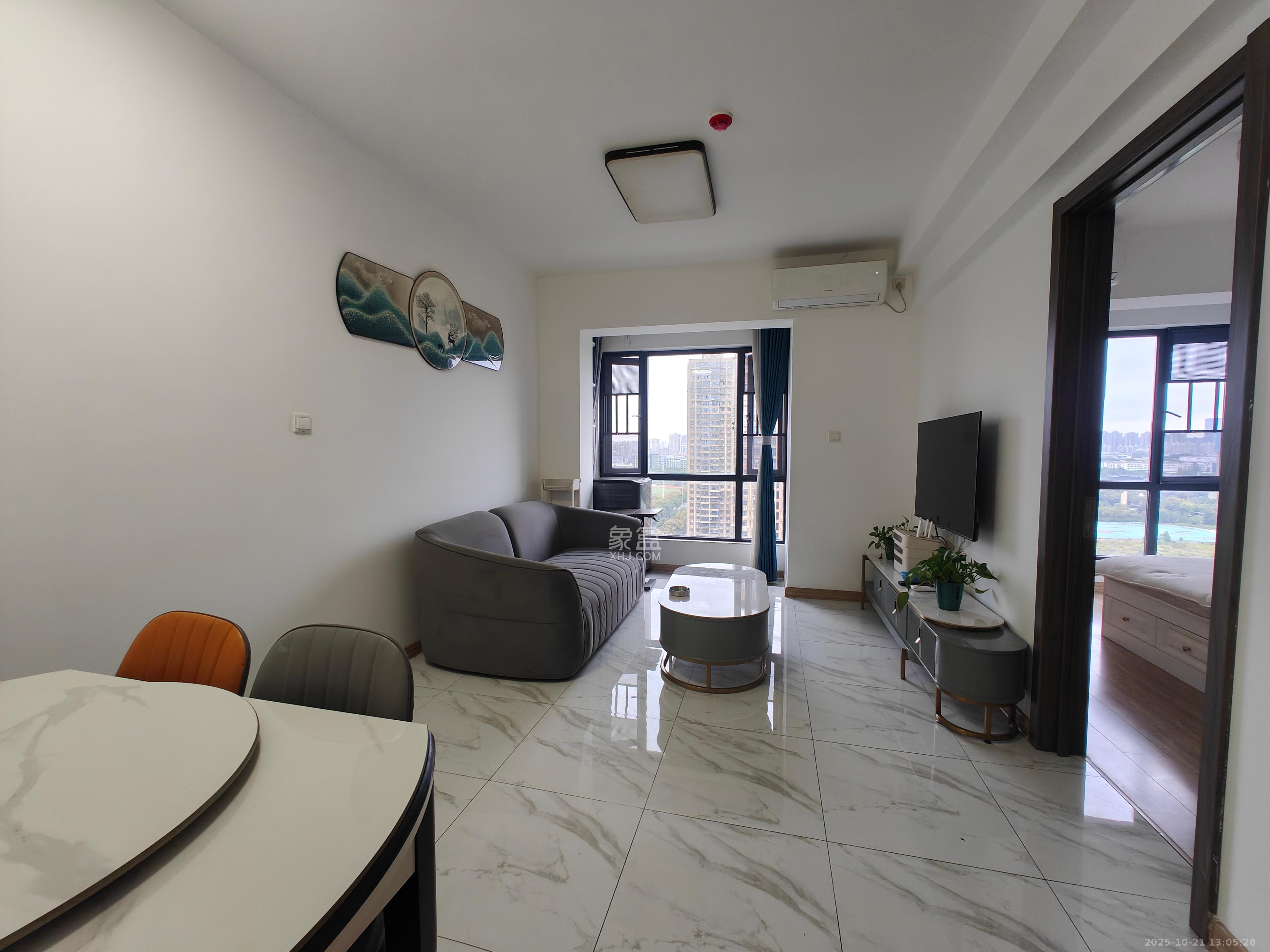 新长海漓湘悦  2室2厅1卫    1888.0元/月