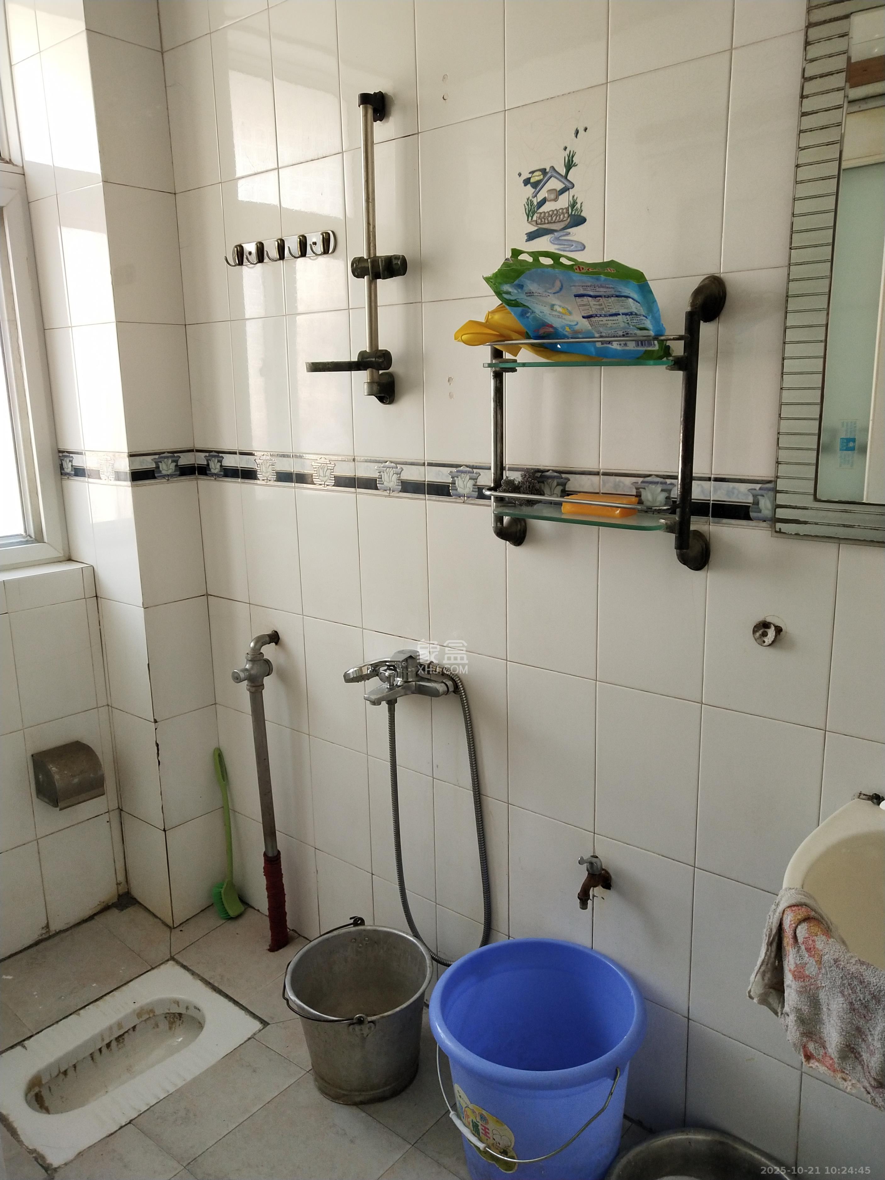 德政园  3室1厅1卫    2000.0元/月室内图