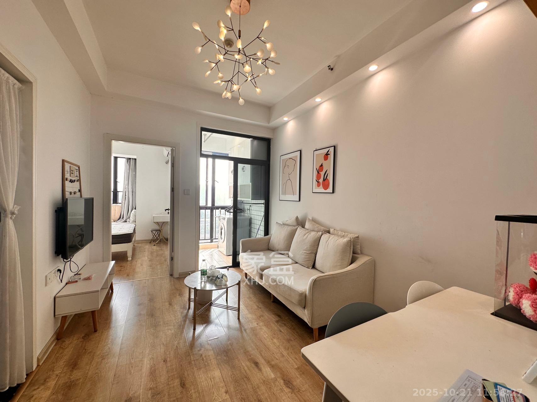 荣悦台  1室1厅1卫    2600.0元/月室内图1