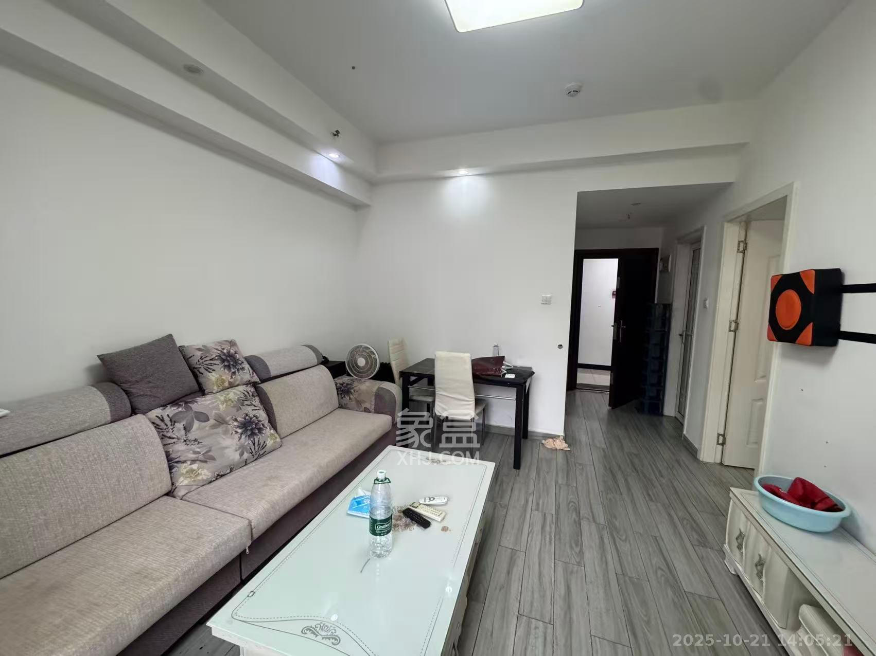 半山公馆（半山国际中心）  1室1厅1卫    2500.0元/月