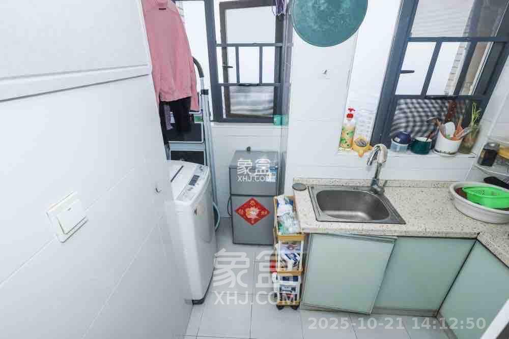 保利麓谷林语I区  1室1厅1卫    1300.0元/月室内图