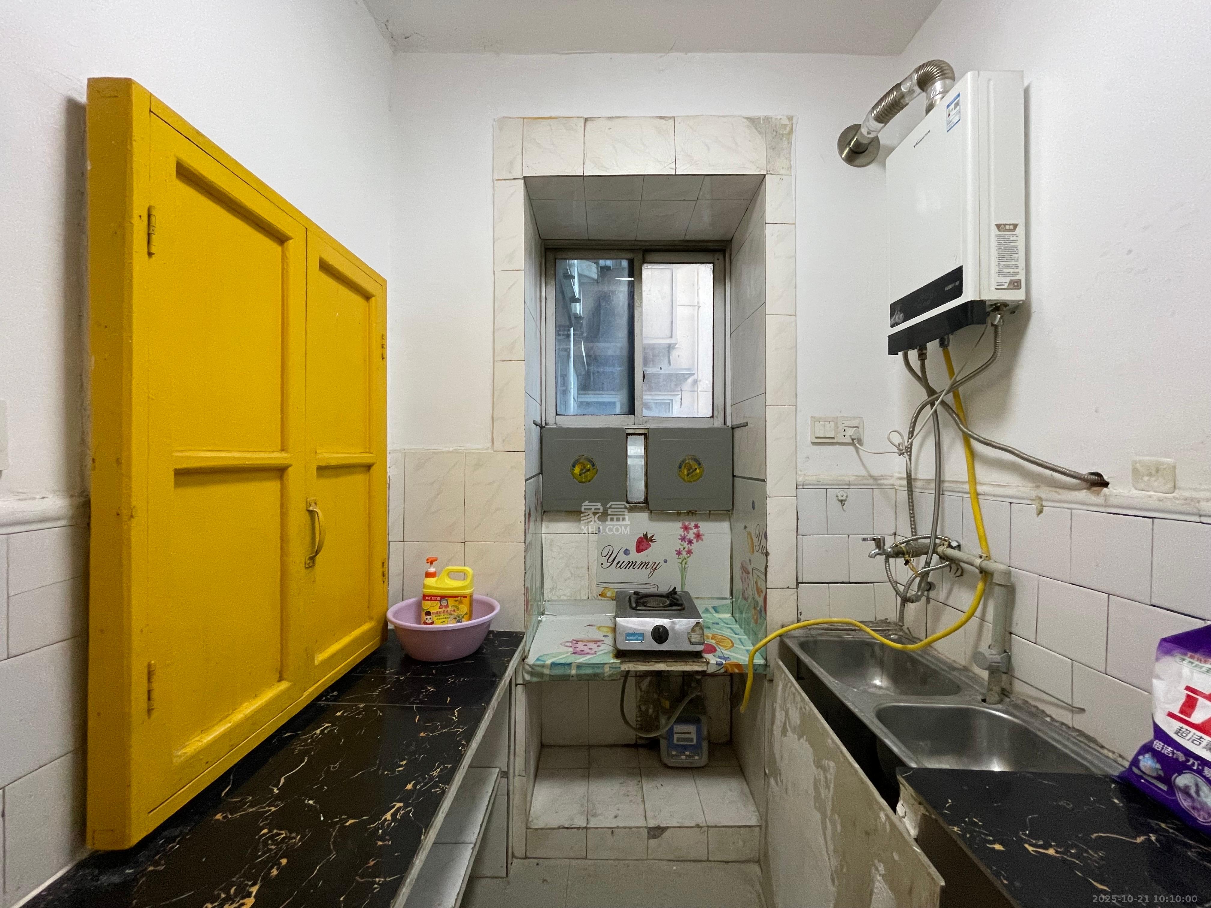 安塑宿舍 2室1厅1卫 1400.0元/月 安塑宿舍 2室1厅1卫 1400.0元/月室内图