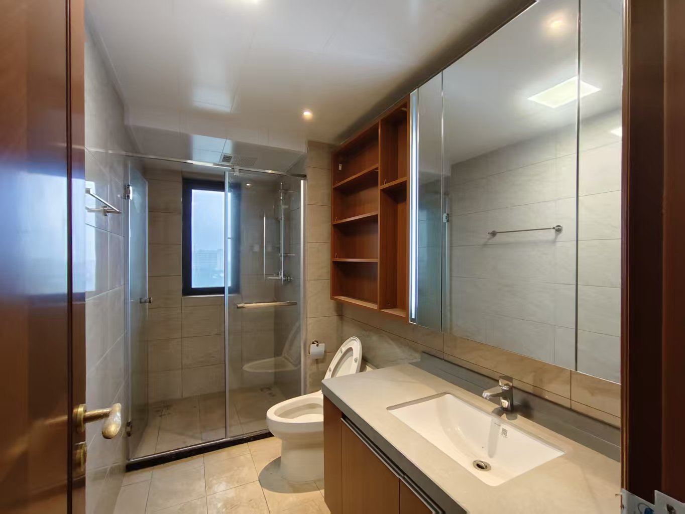 恒大名都  3室2厅2卫    1800.0元/月室内图